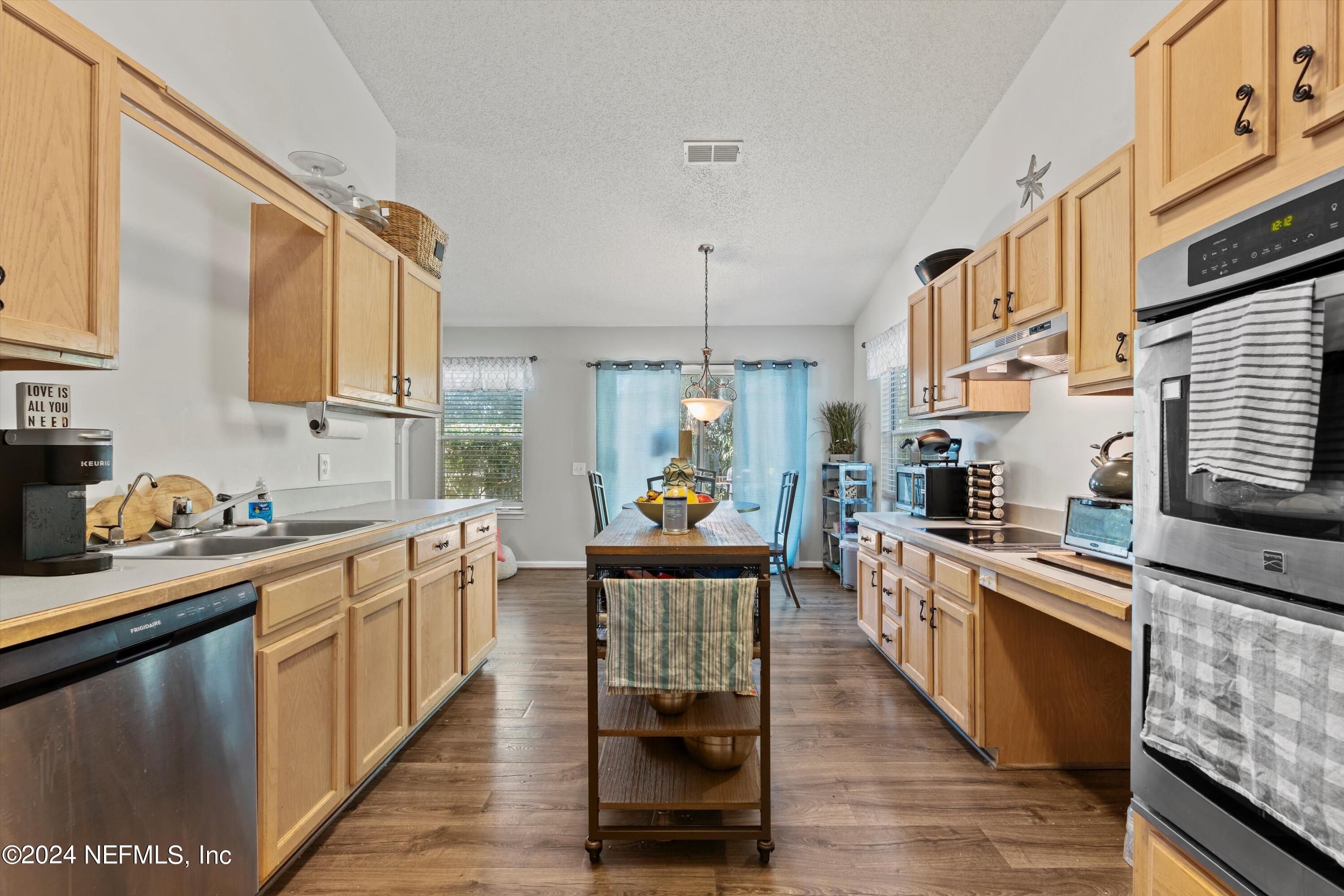 1289 RIP TIDE Boulevard