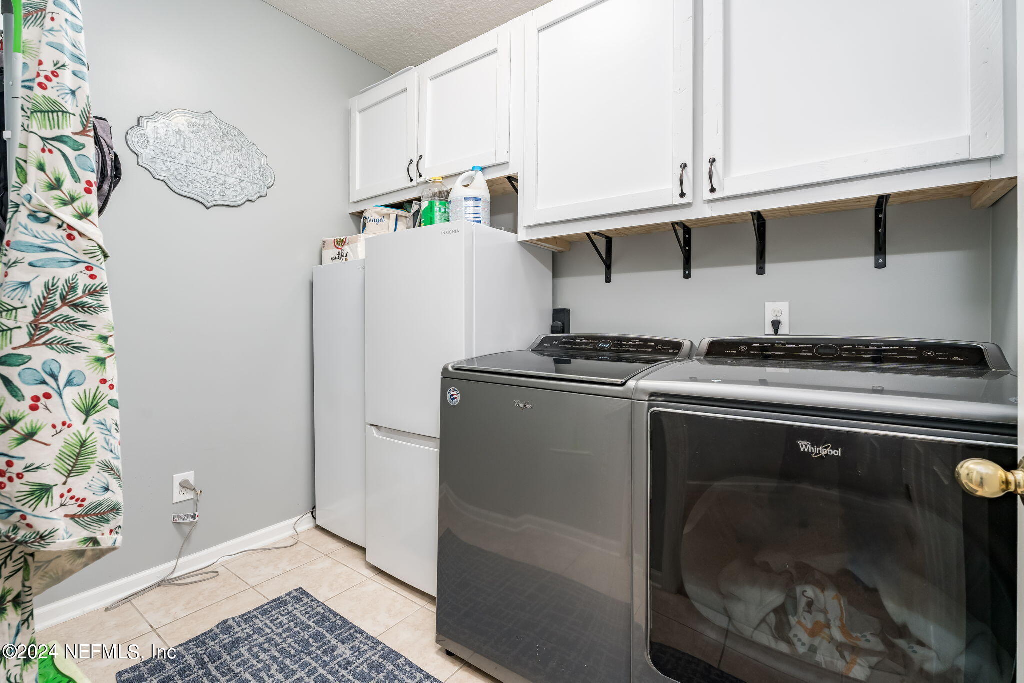 1523 ASHLEE BRANCH Way