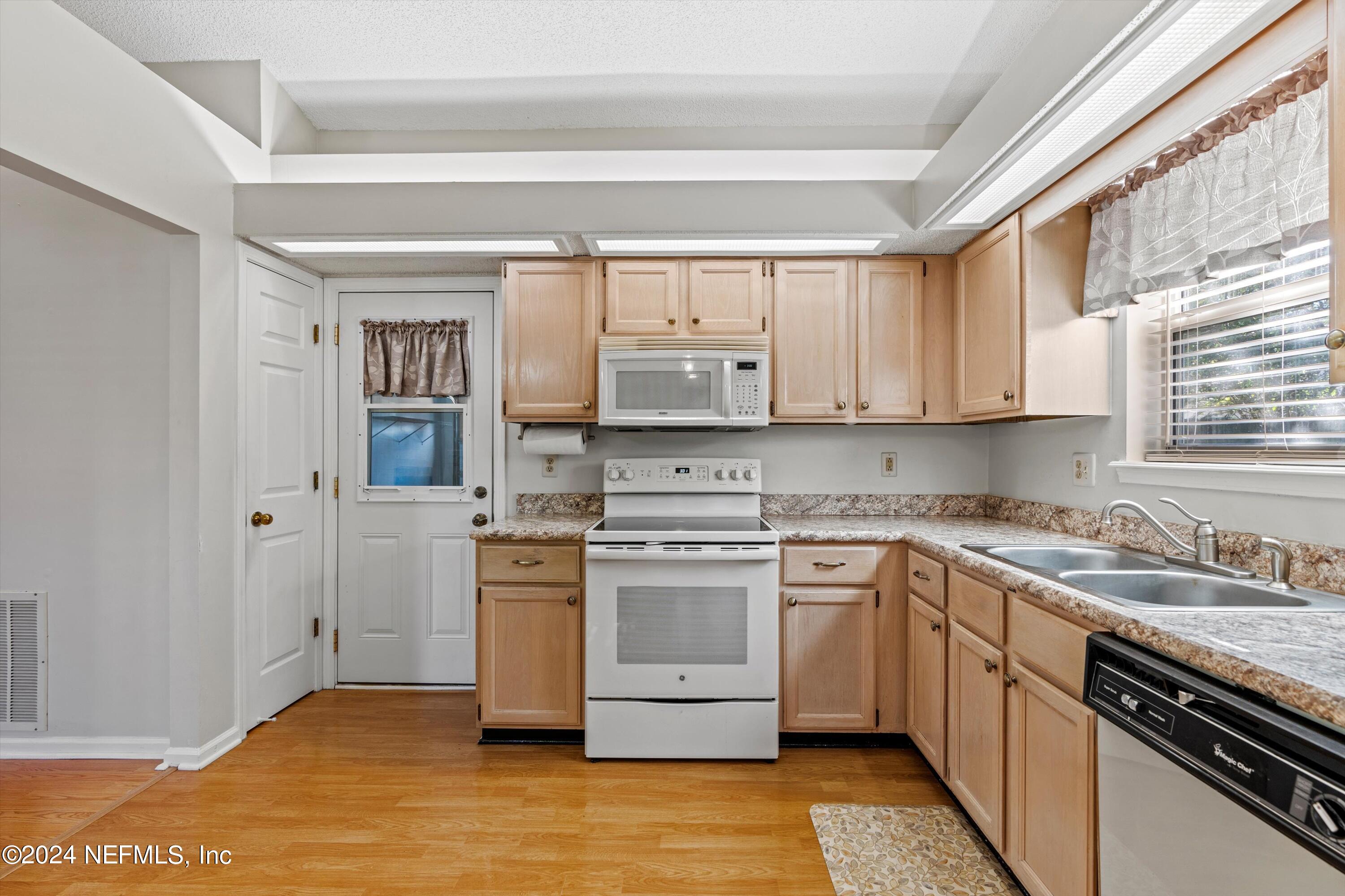 7732 SUGARTREE Court