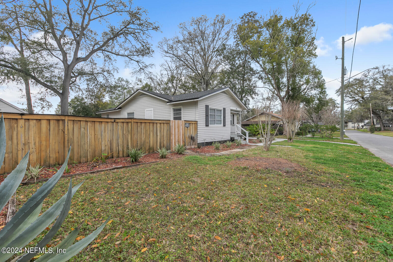 1056 VERONICA Street