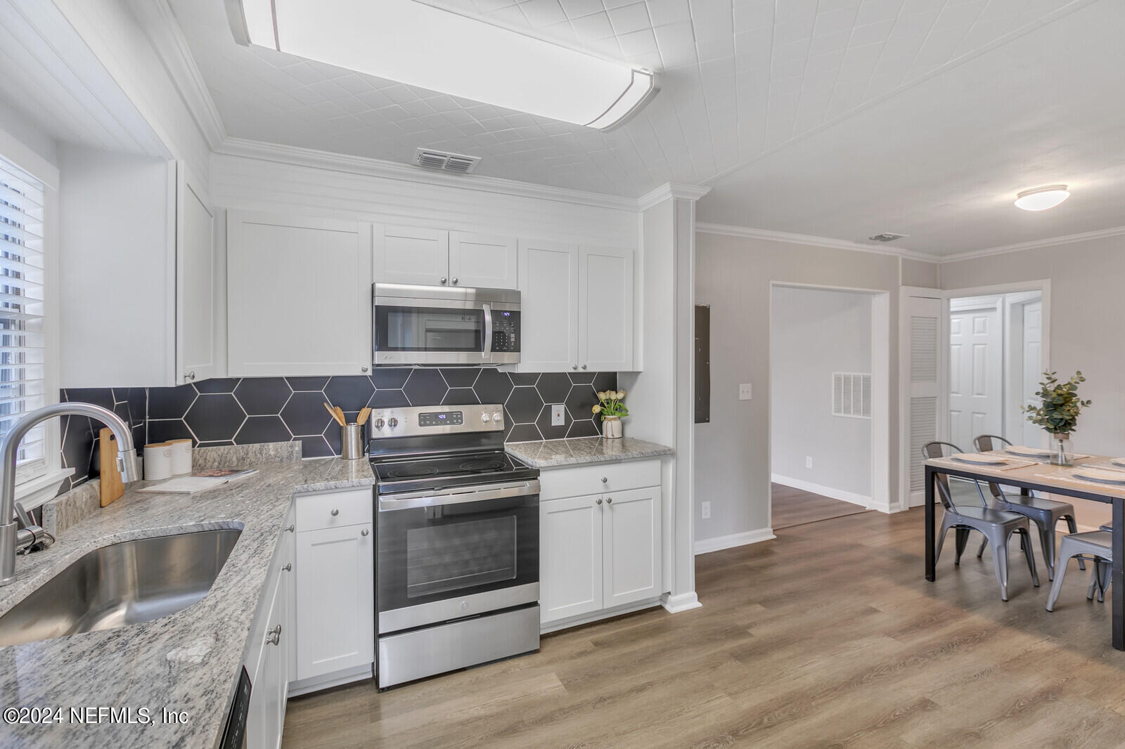 1056 VERONICA Street