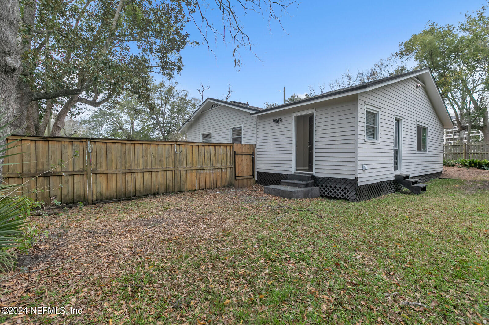 1056 VERONICA Street