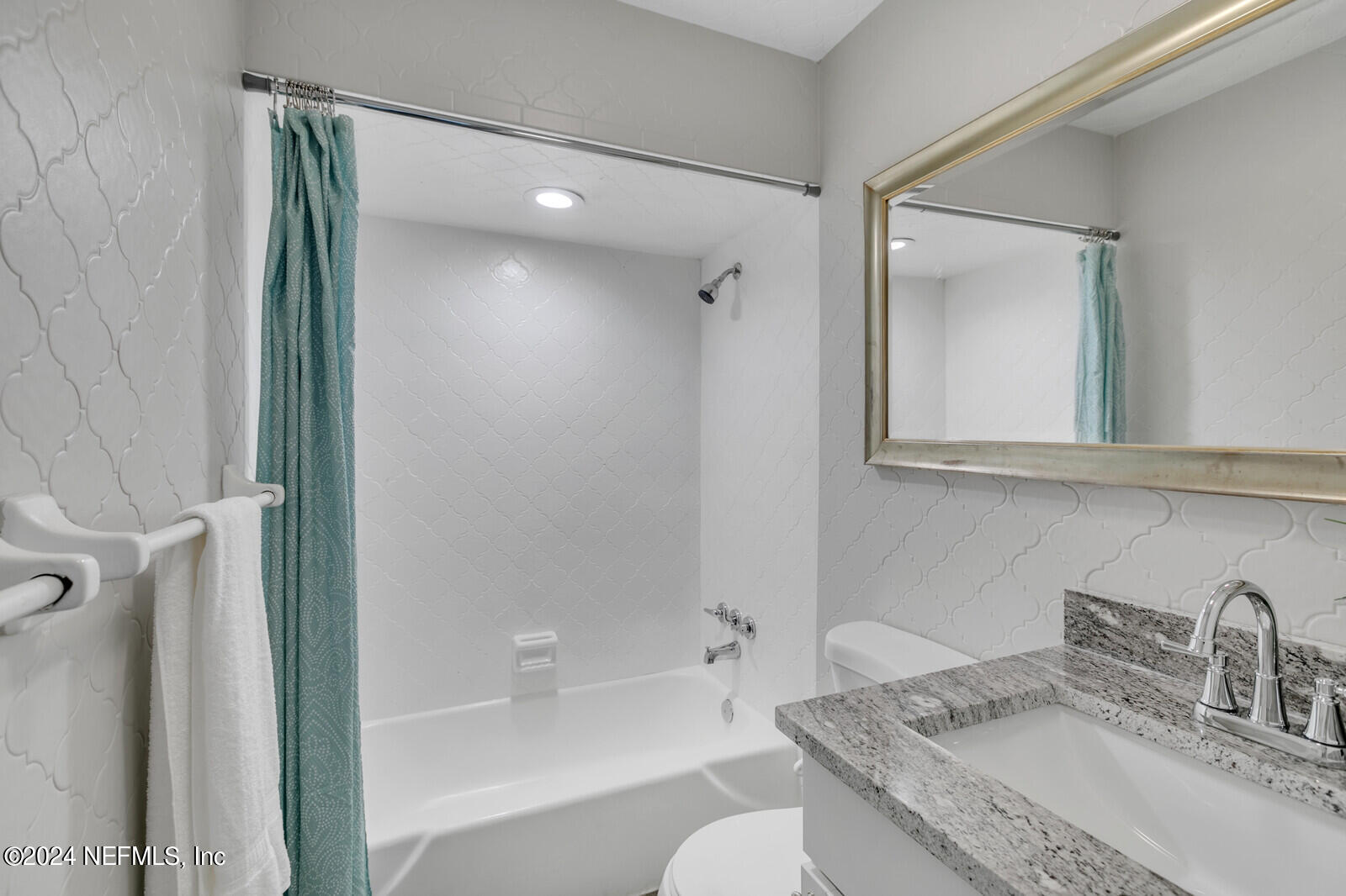 1056 VERONICA Street