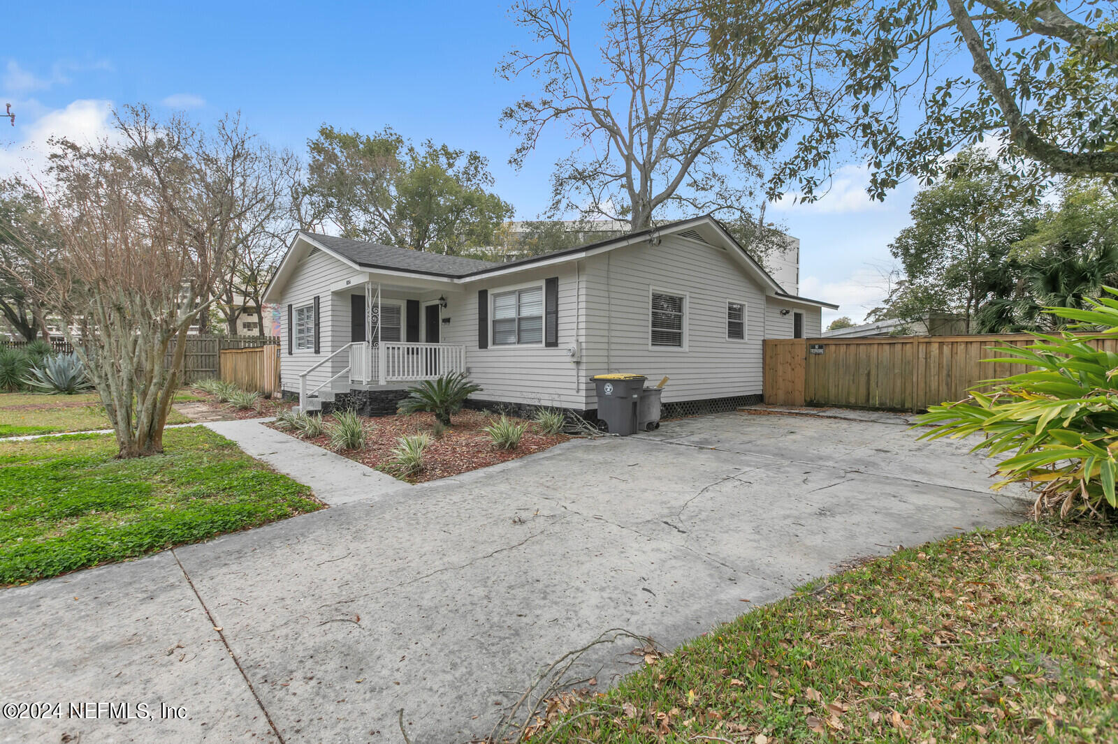 1056 VERONICA Street