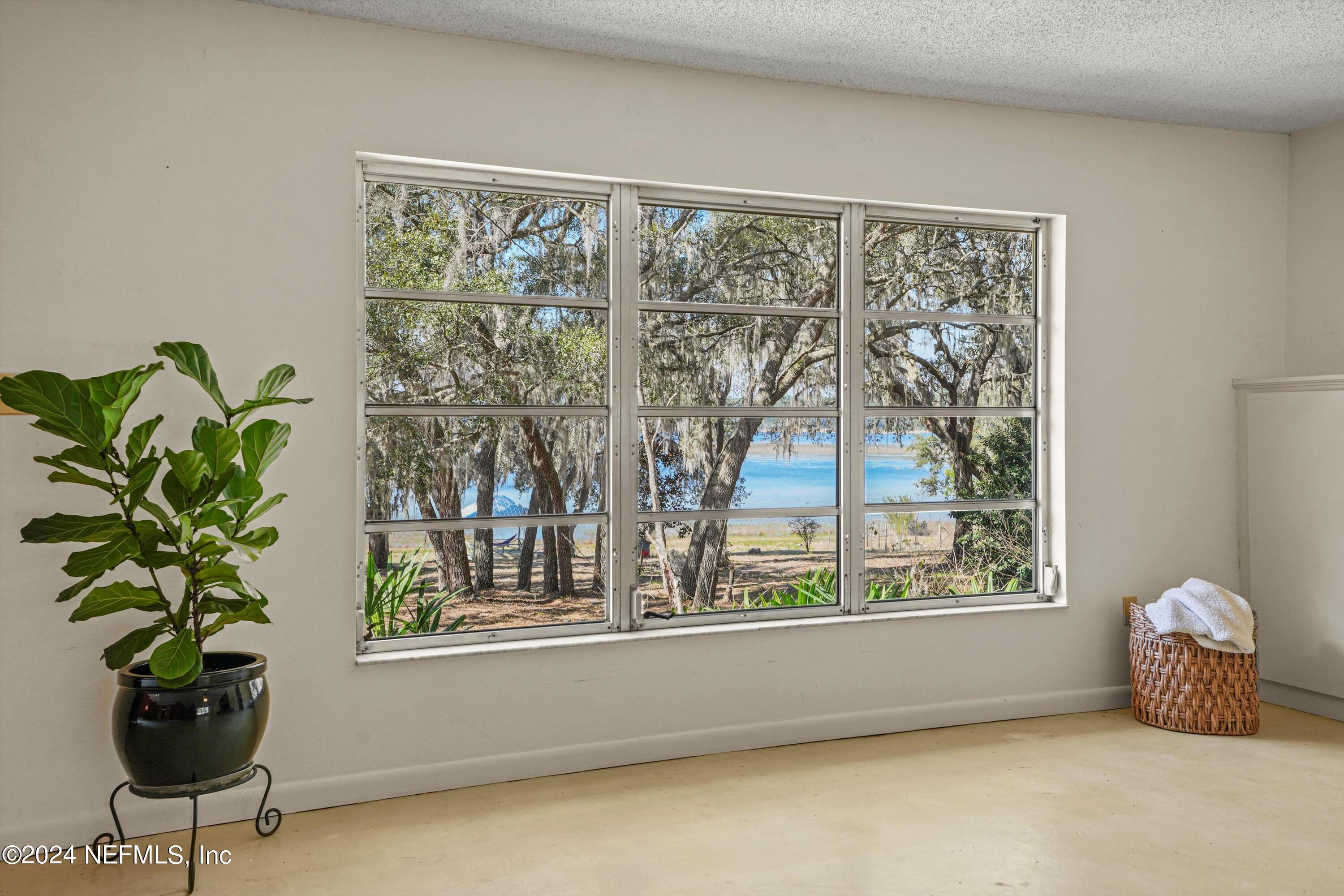 150 SUNSET STRIP Drive