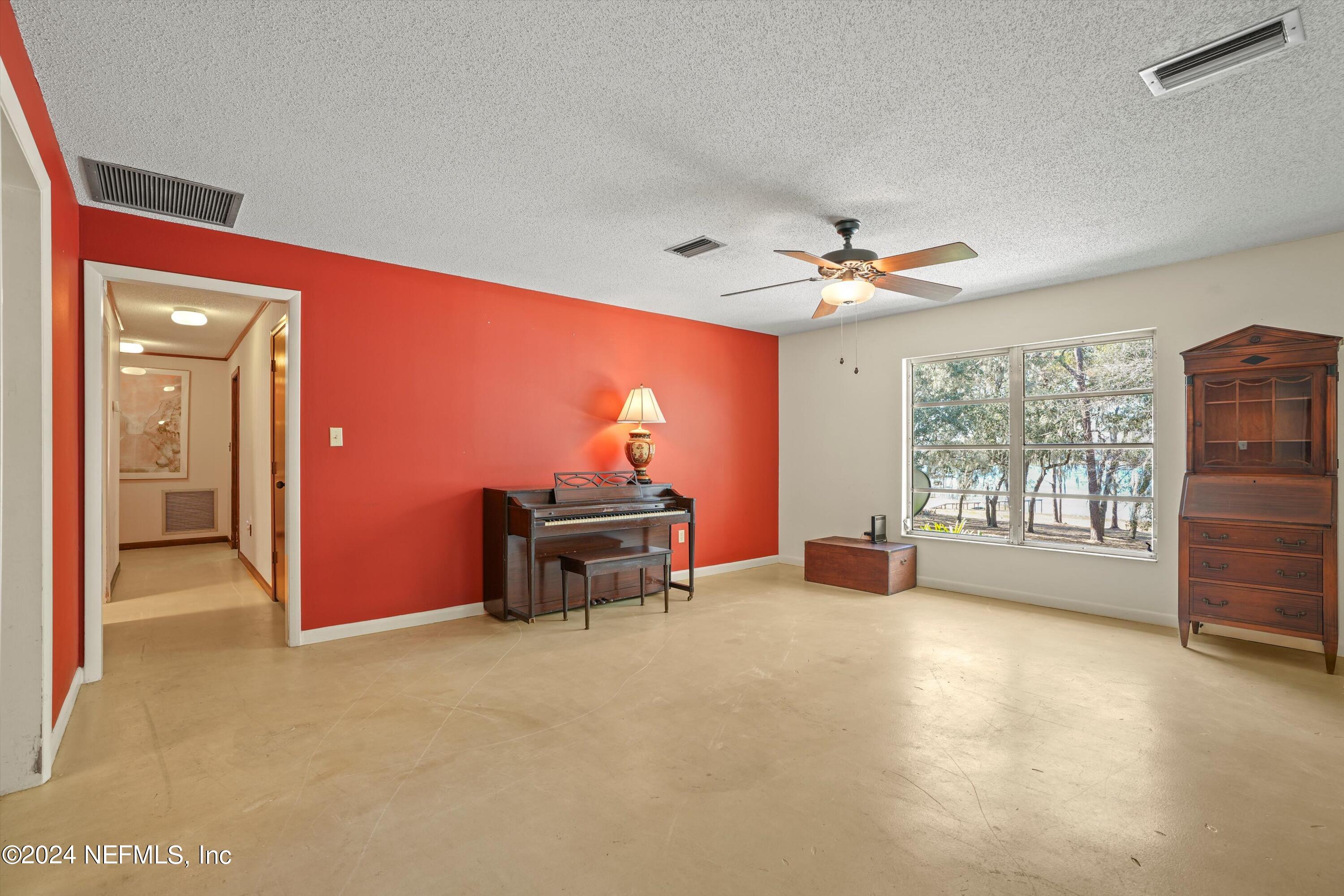 150 SUNSET STRIP Drive