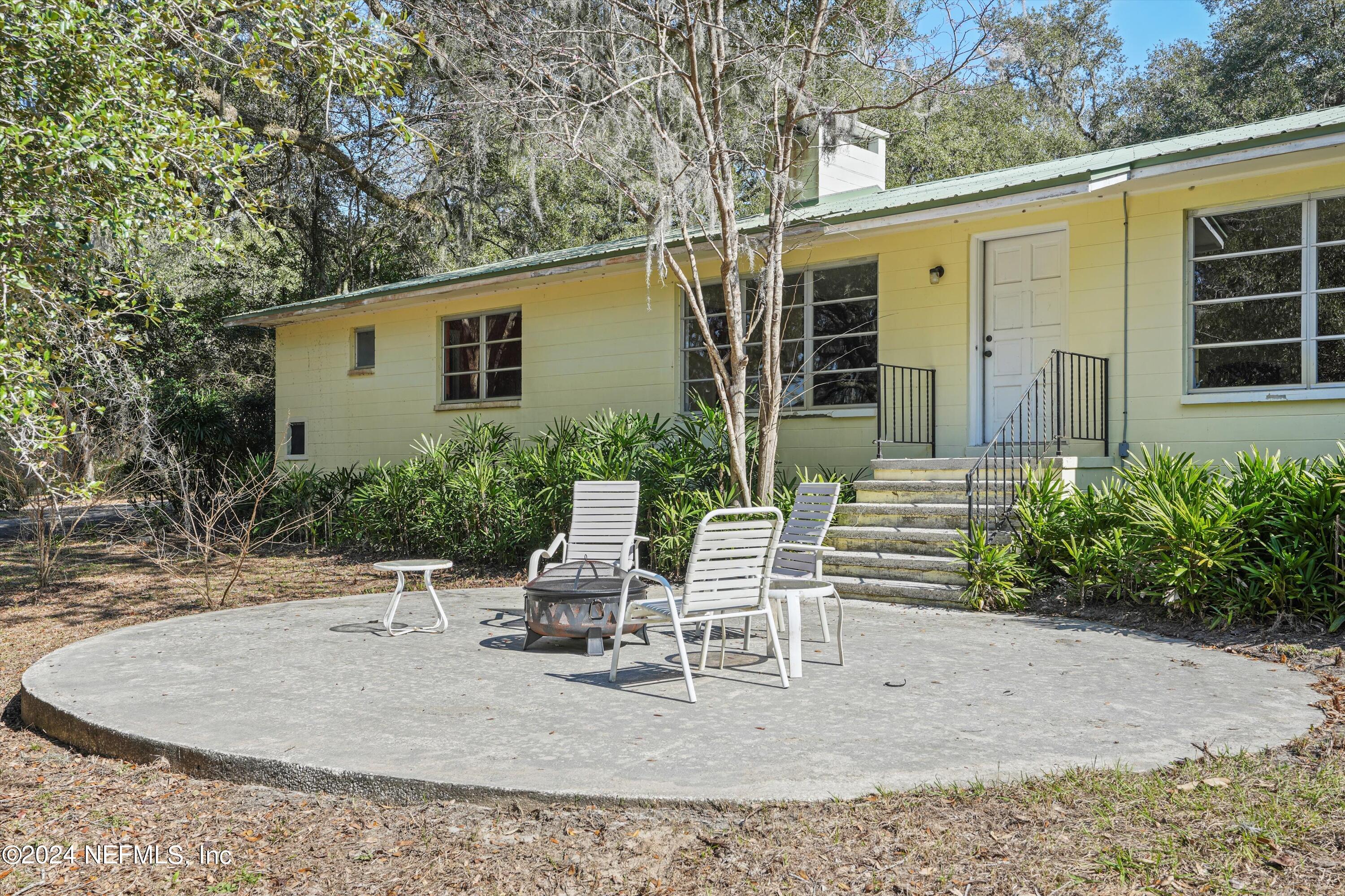 150 SUNSET STRIP Drive