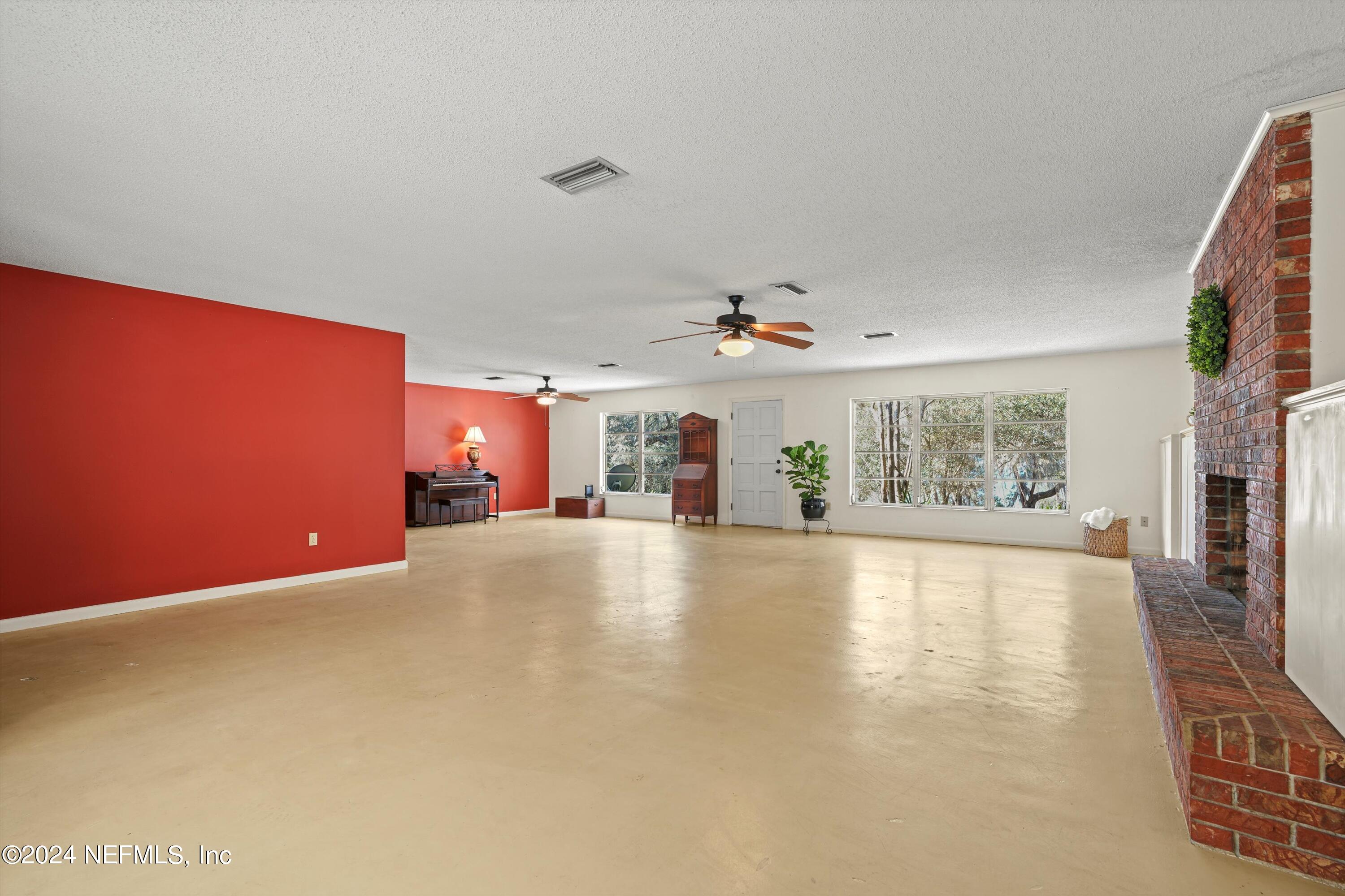 150 SUNSET STRIP Drive