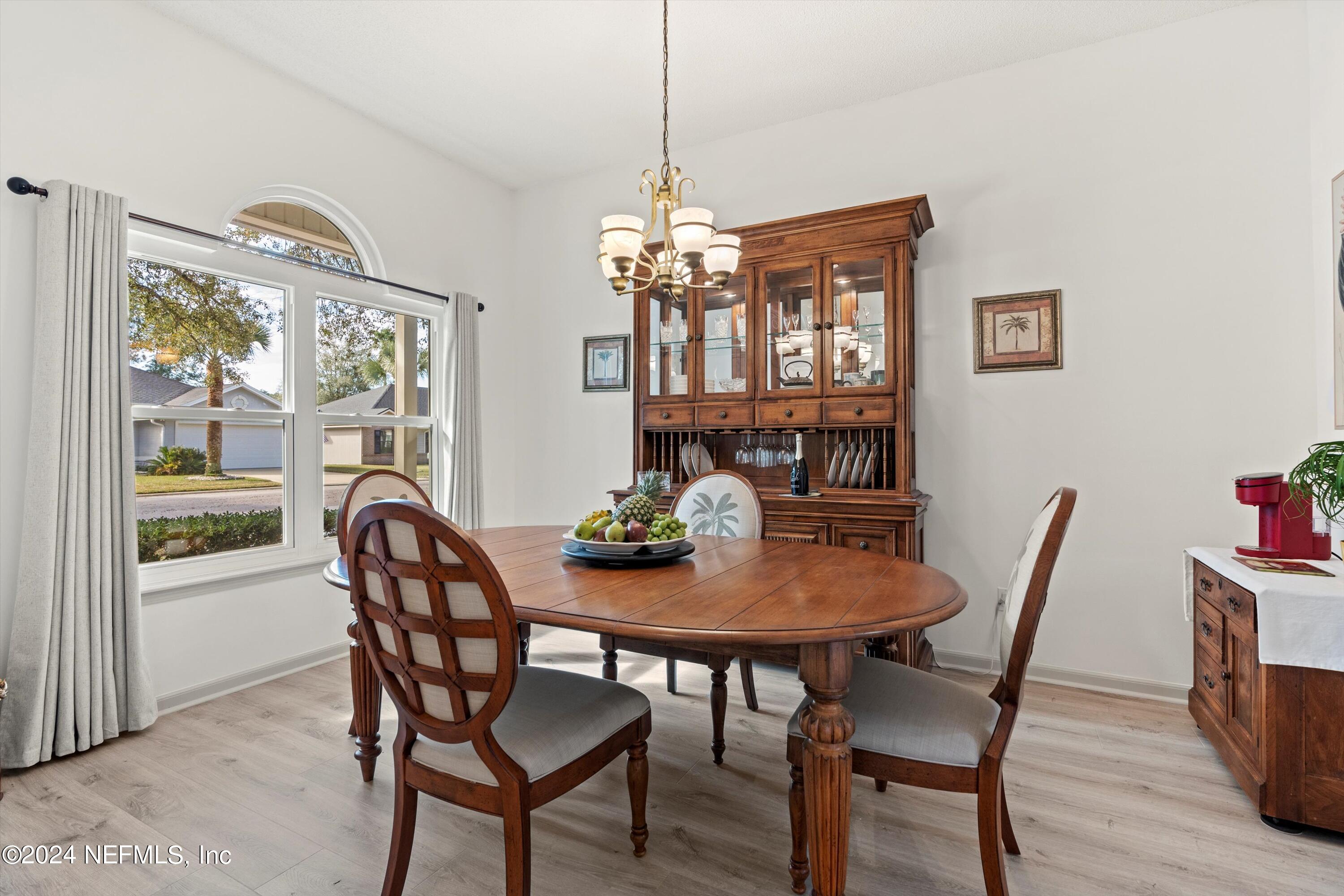 180 SOUTHERN GROVE Drive