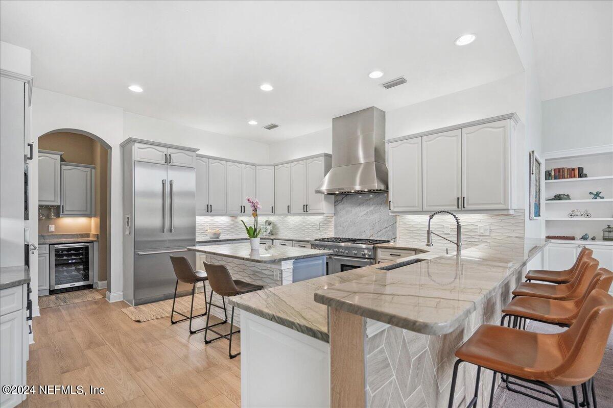 422 SUMMERSET Drive