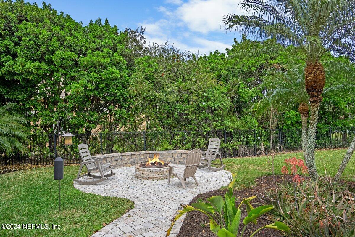 422 SUMMERSET Drive