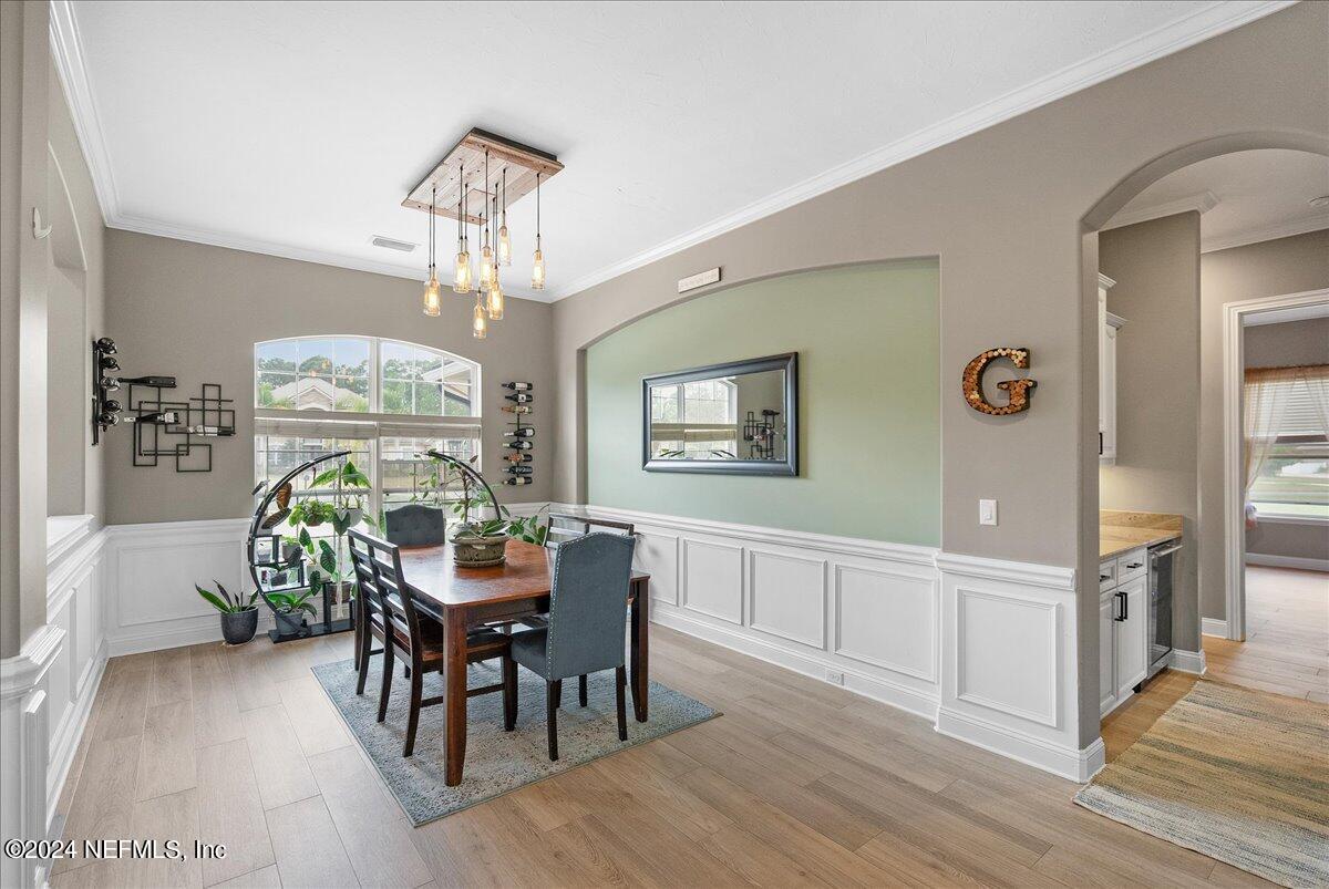 422 SUMMERSET Drive