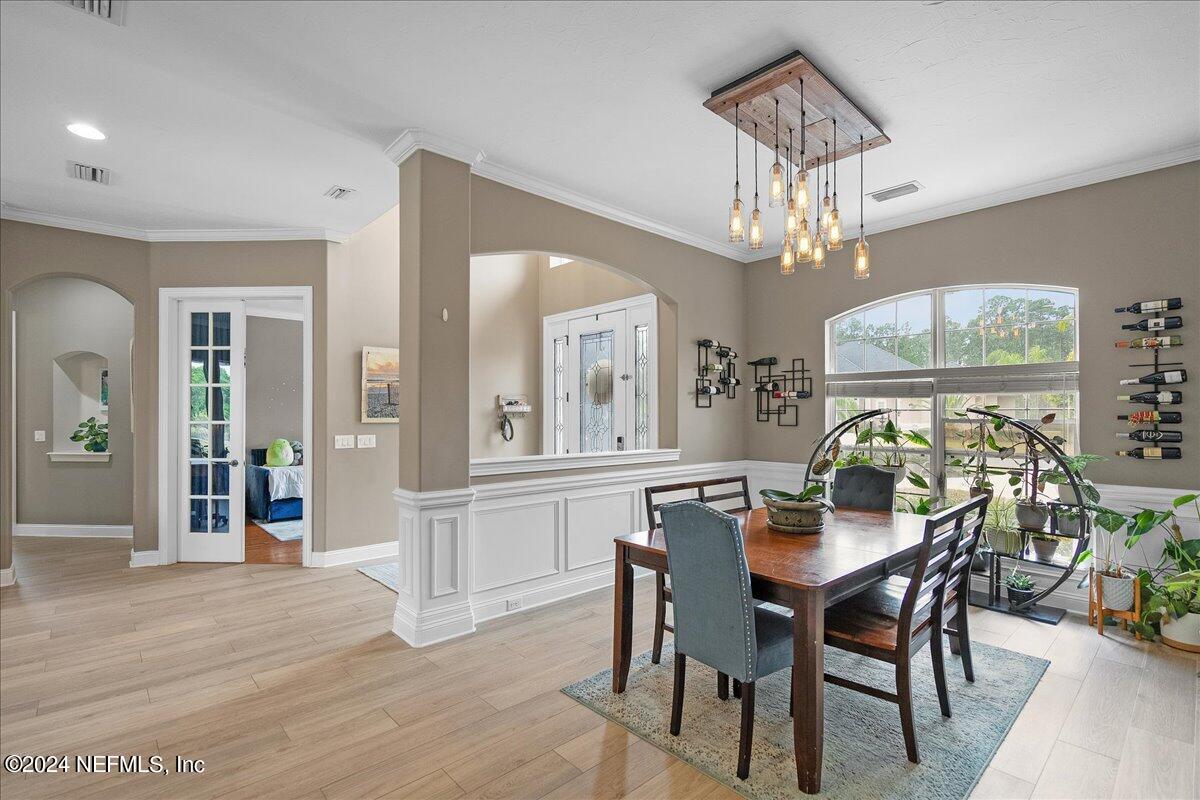 422 SUMMERSET Drive