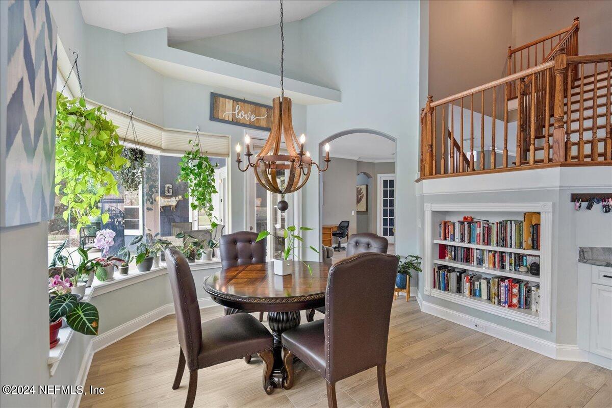422 SUMMERSET Drive
