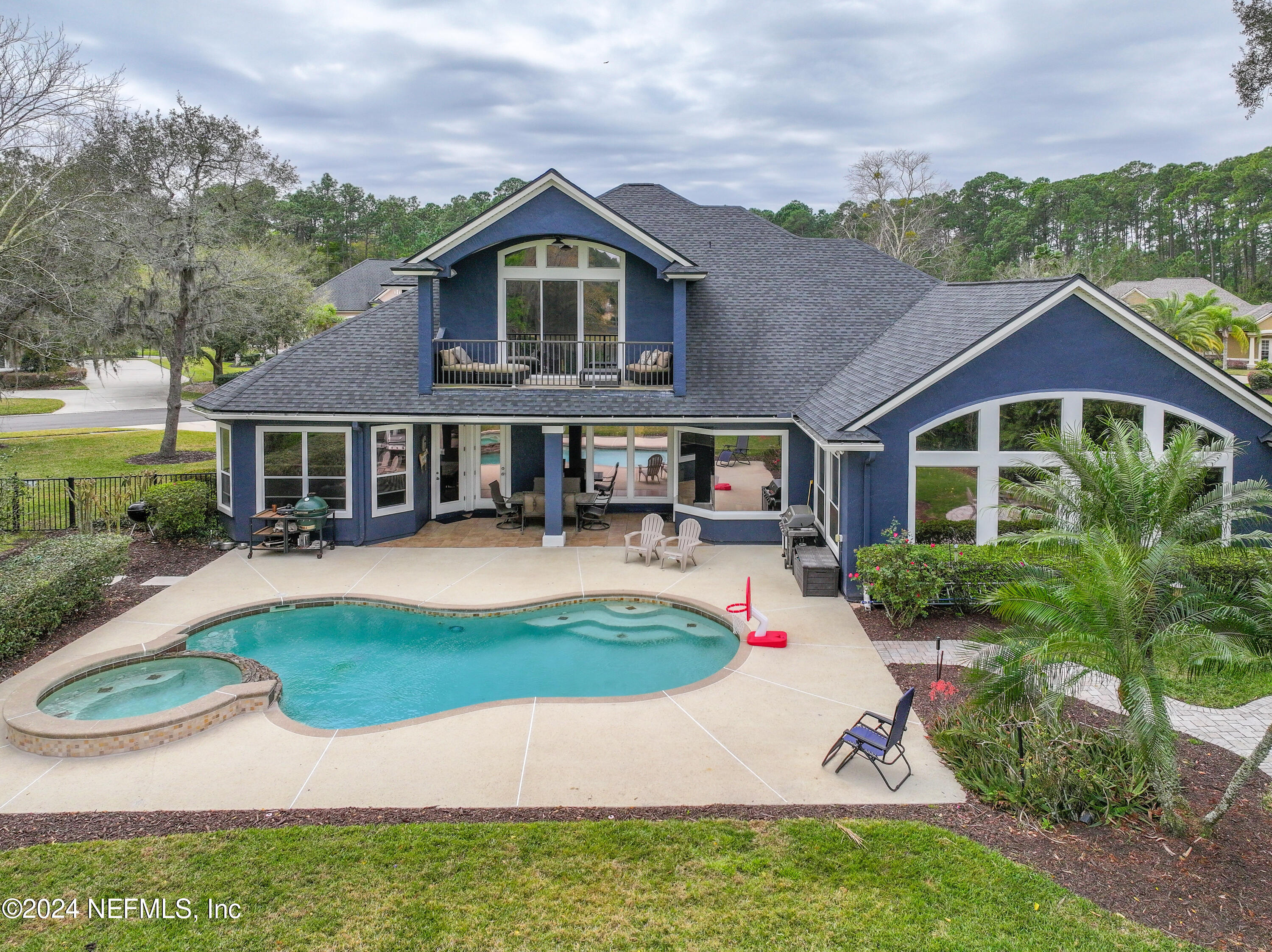 422 SUMMERSET Drive