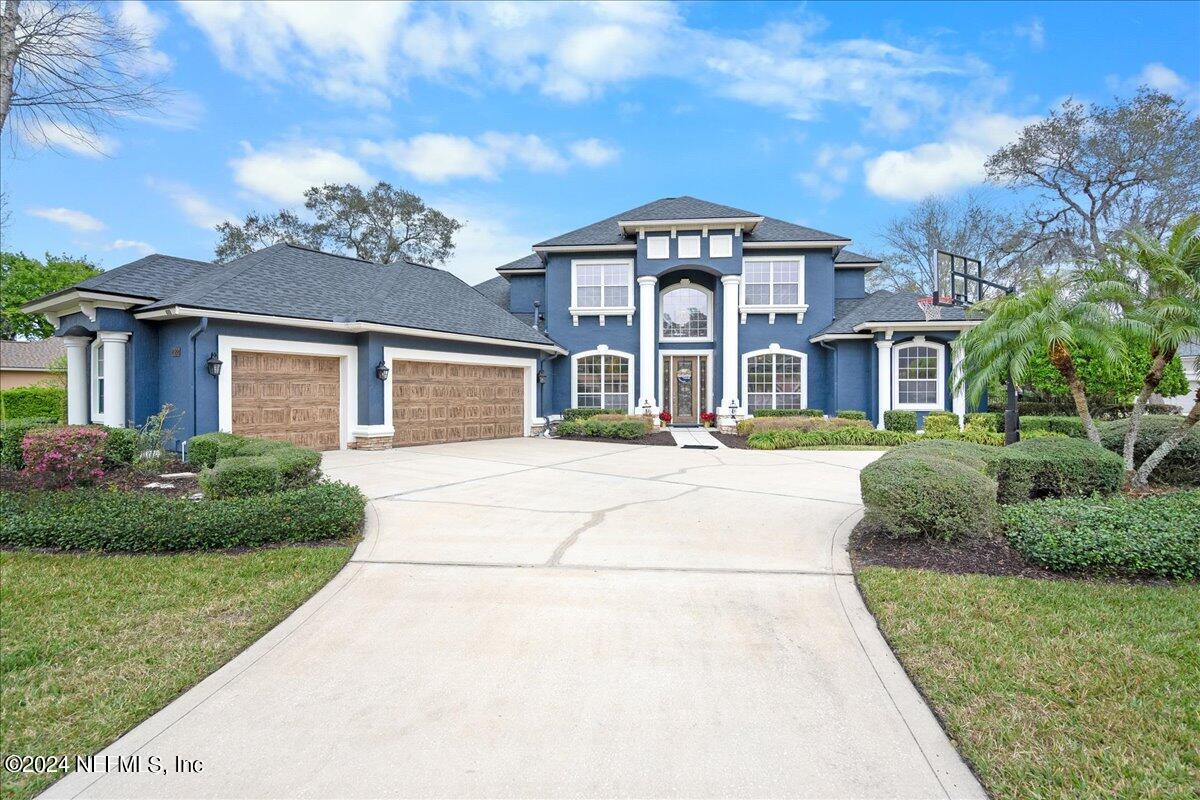 422 SUMMERSET Drive