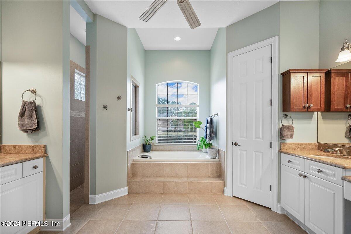 422 SUMMERSET Drive