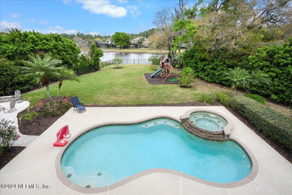 422 SUMMERSET Drive