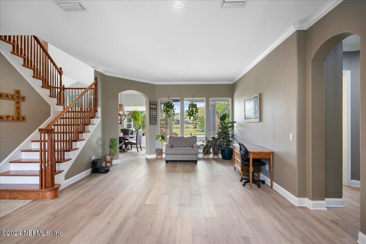 422 SUMMERSET Drive