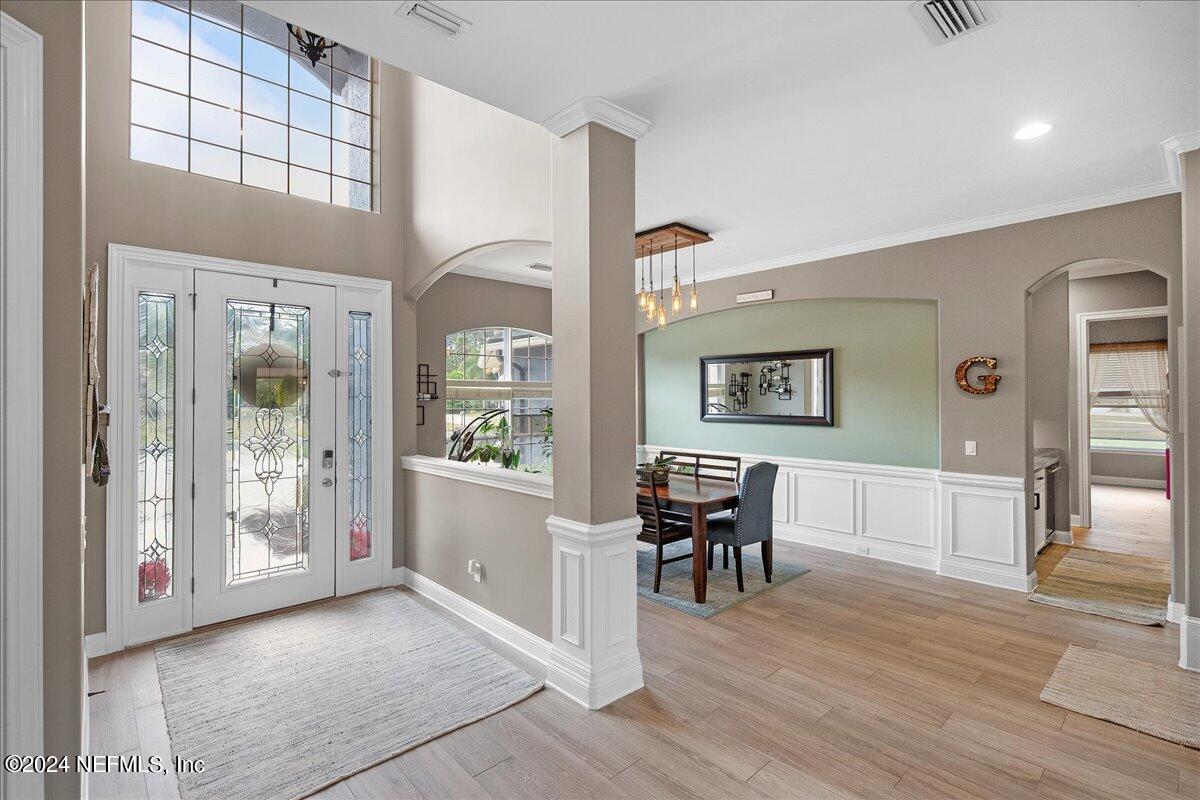 422 SUMMERSET Drive
