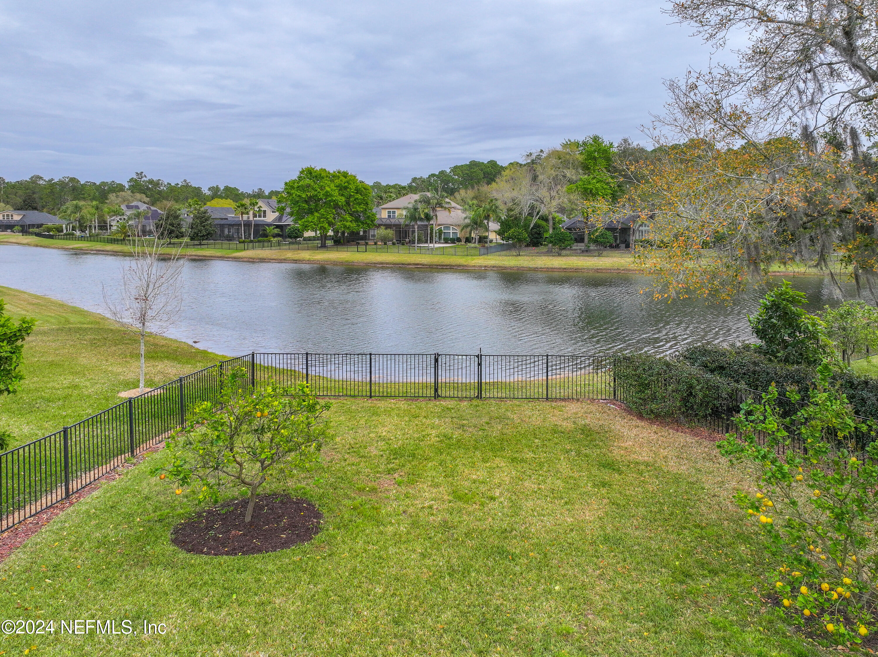 422 SUMMERSET Drive