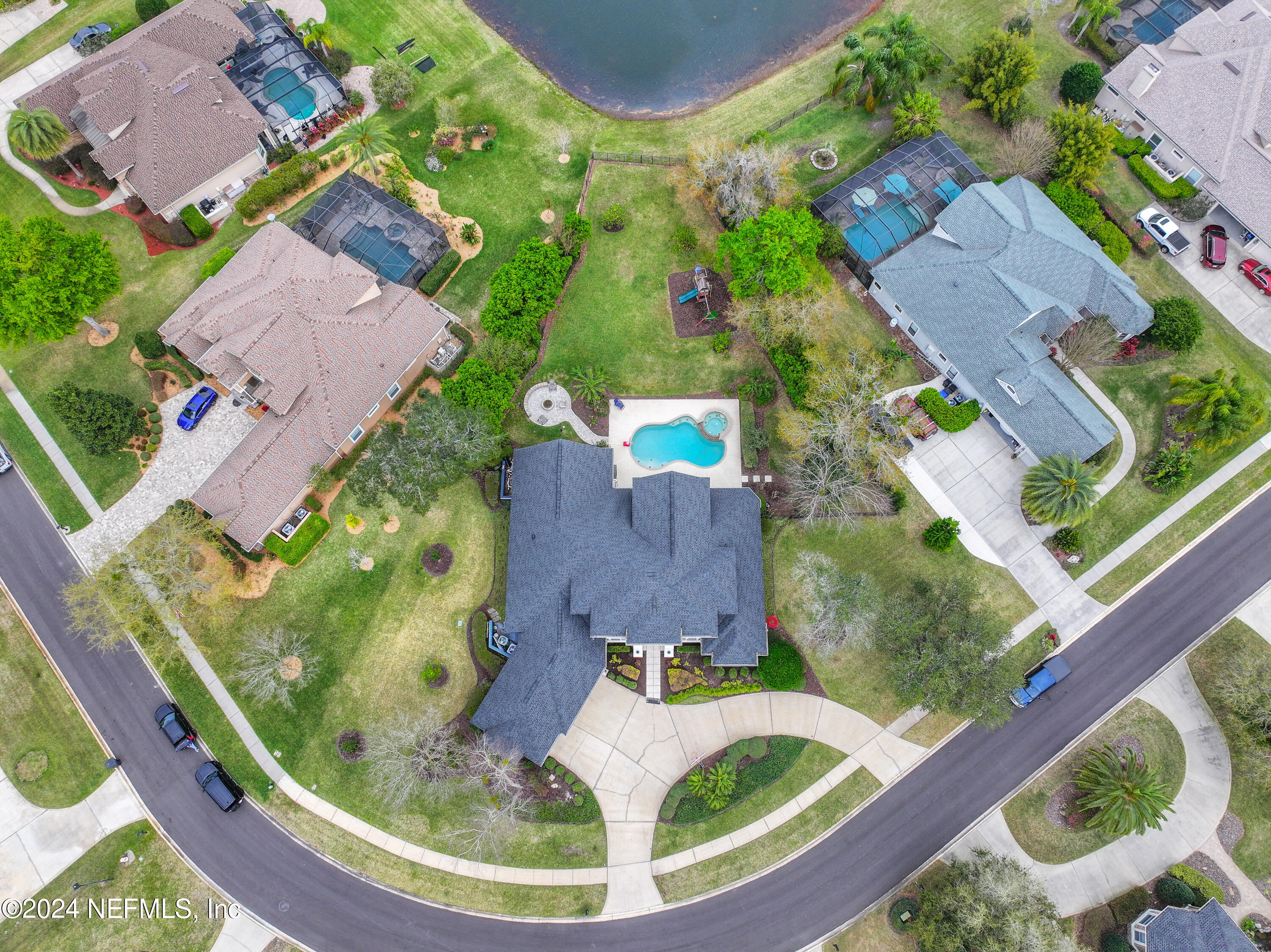 422 SUMMERSET Drive