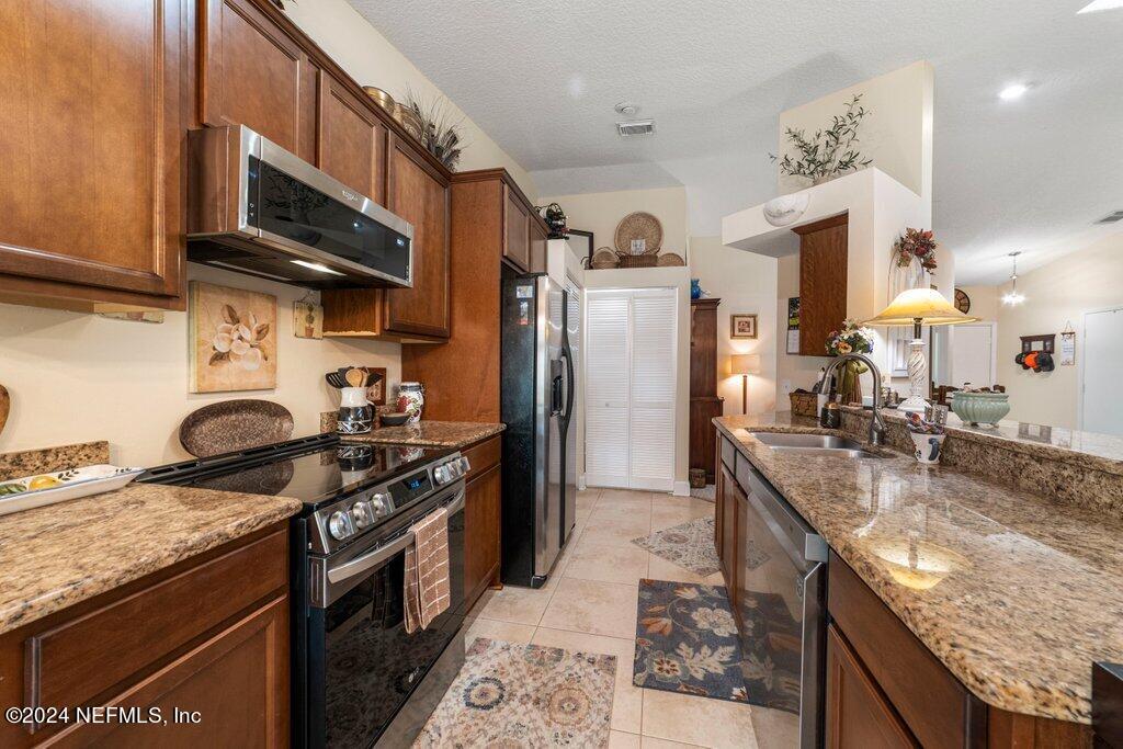 1818 HIGH BROOK Court