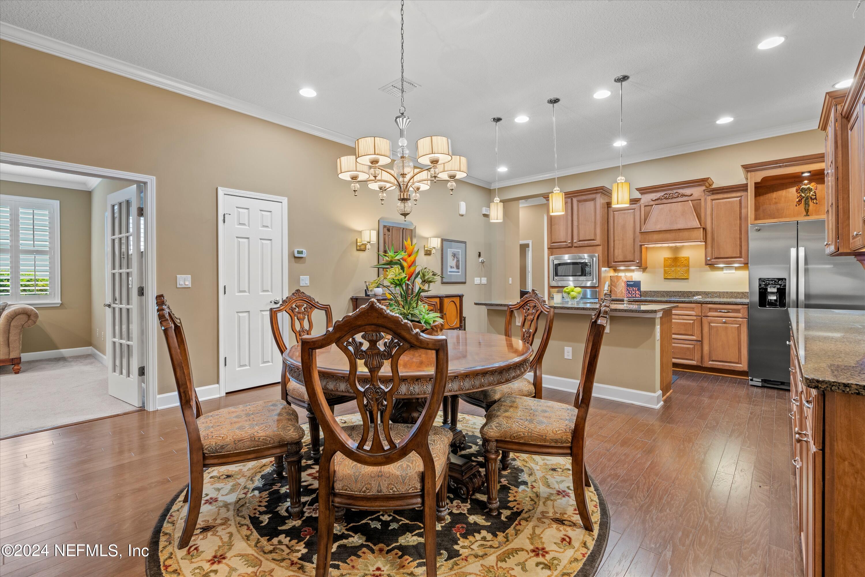 1055 SOUTHERN HILLS Drive