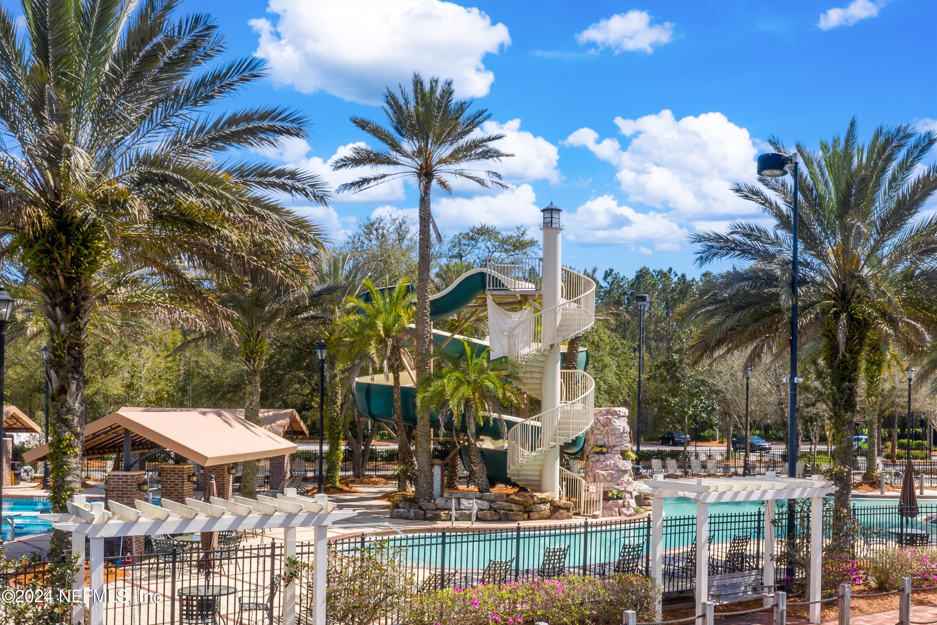 1055 SOUTHERN HILLS Drive