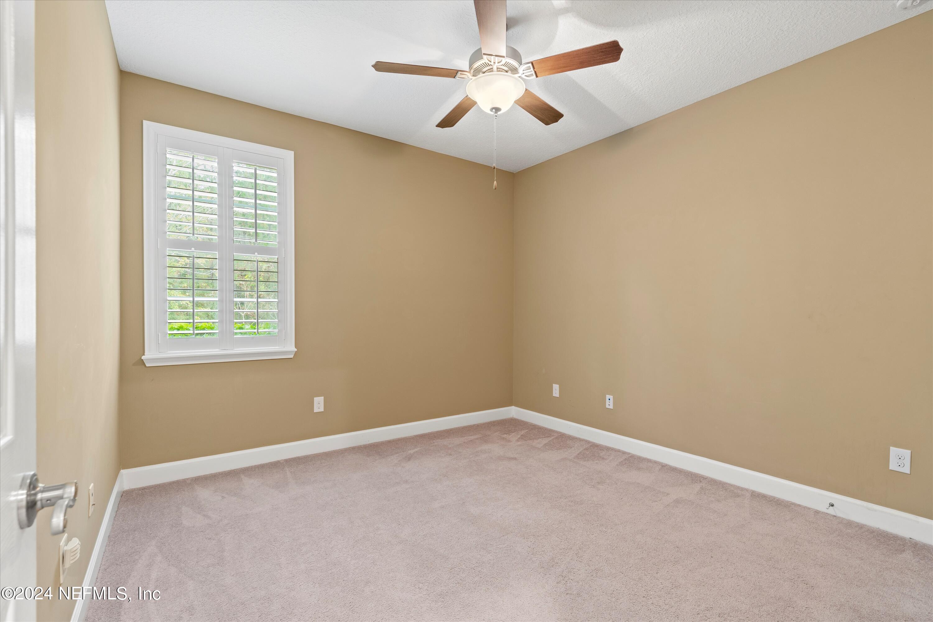 1055 SOUTHERN HILLS Drive