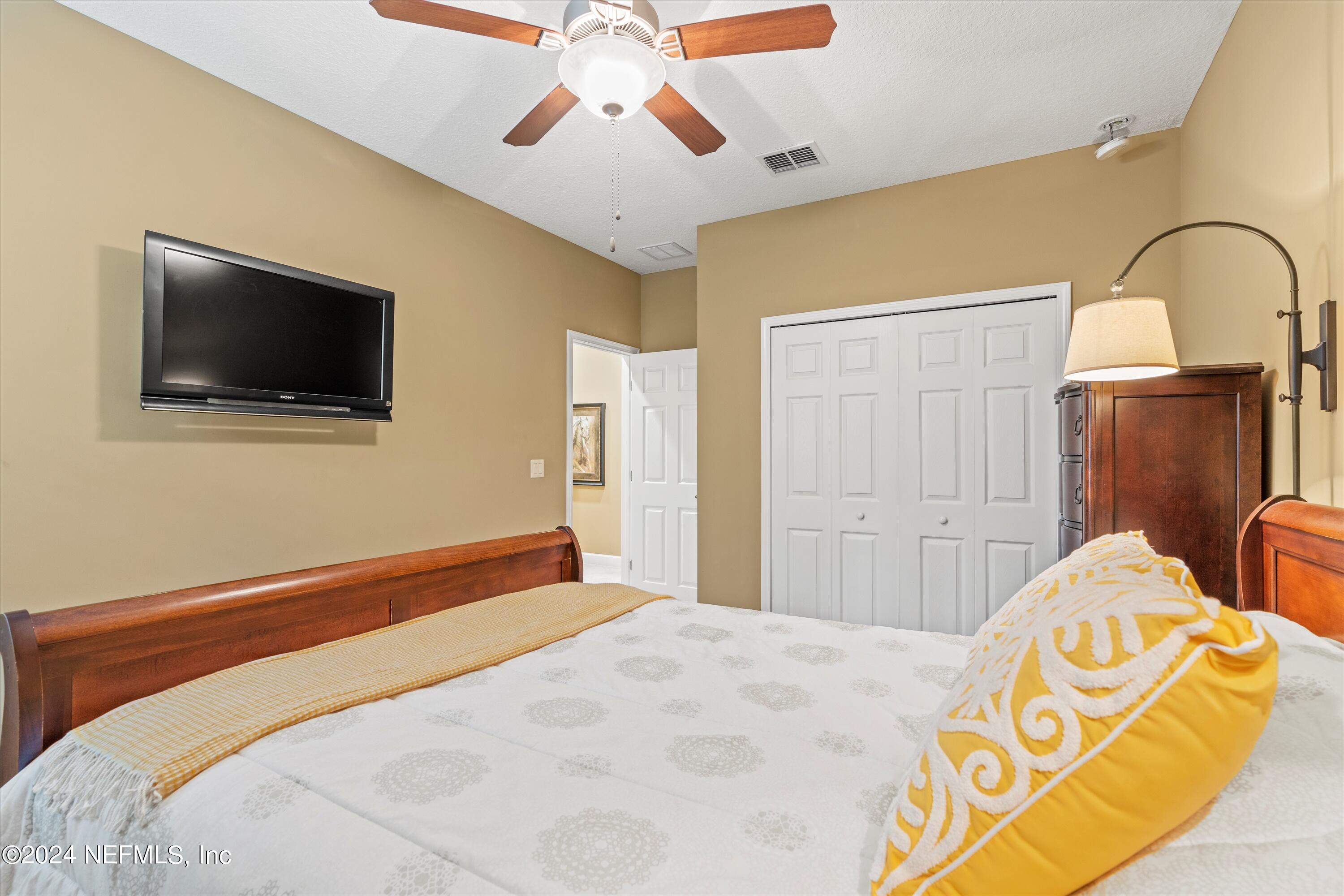 1055 SOUTHERN HILLS Drive