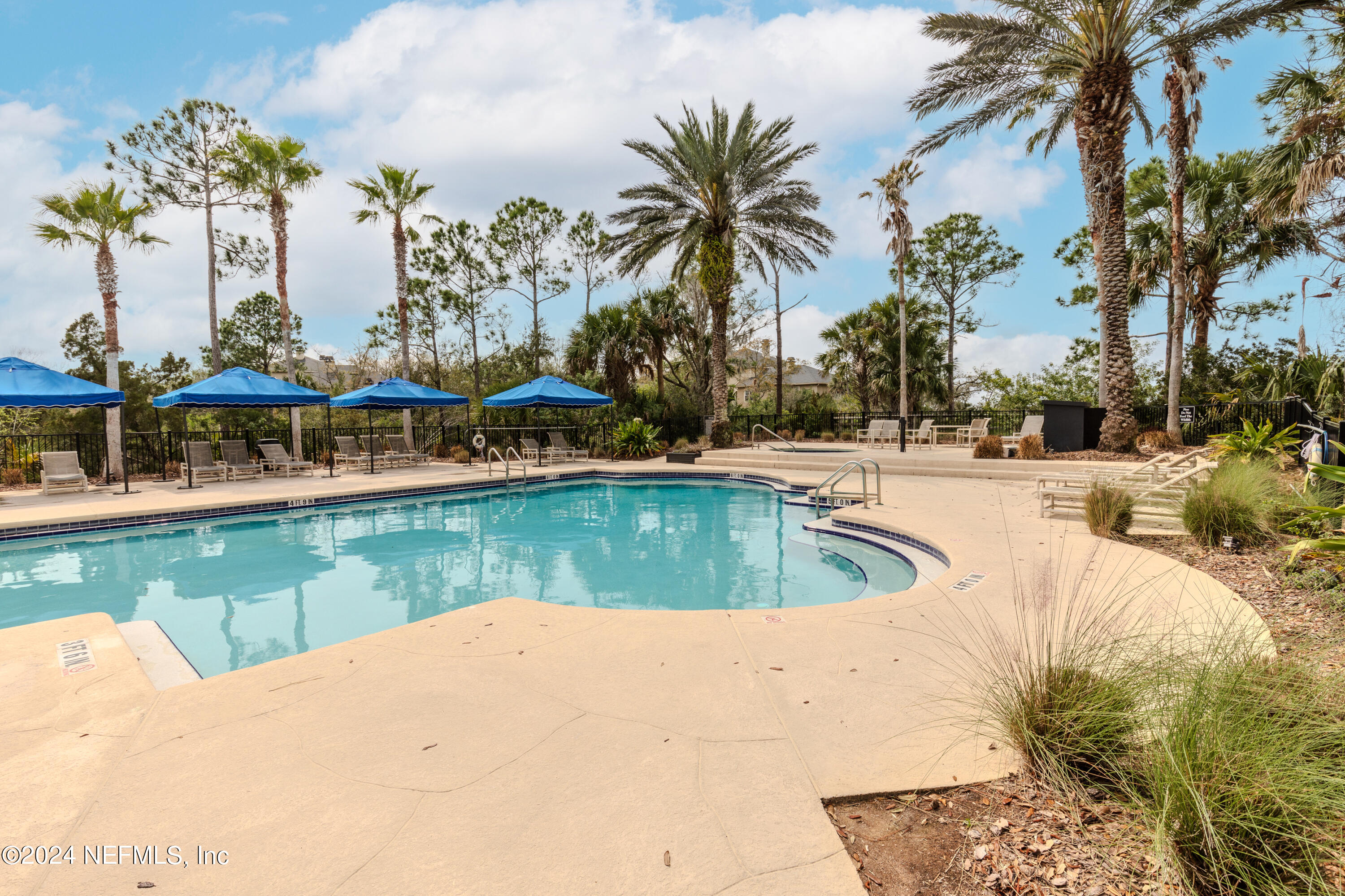 1701 THE GREENS Way, 1411