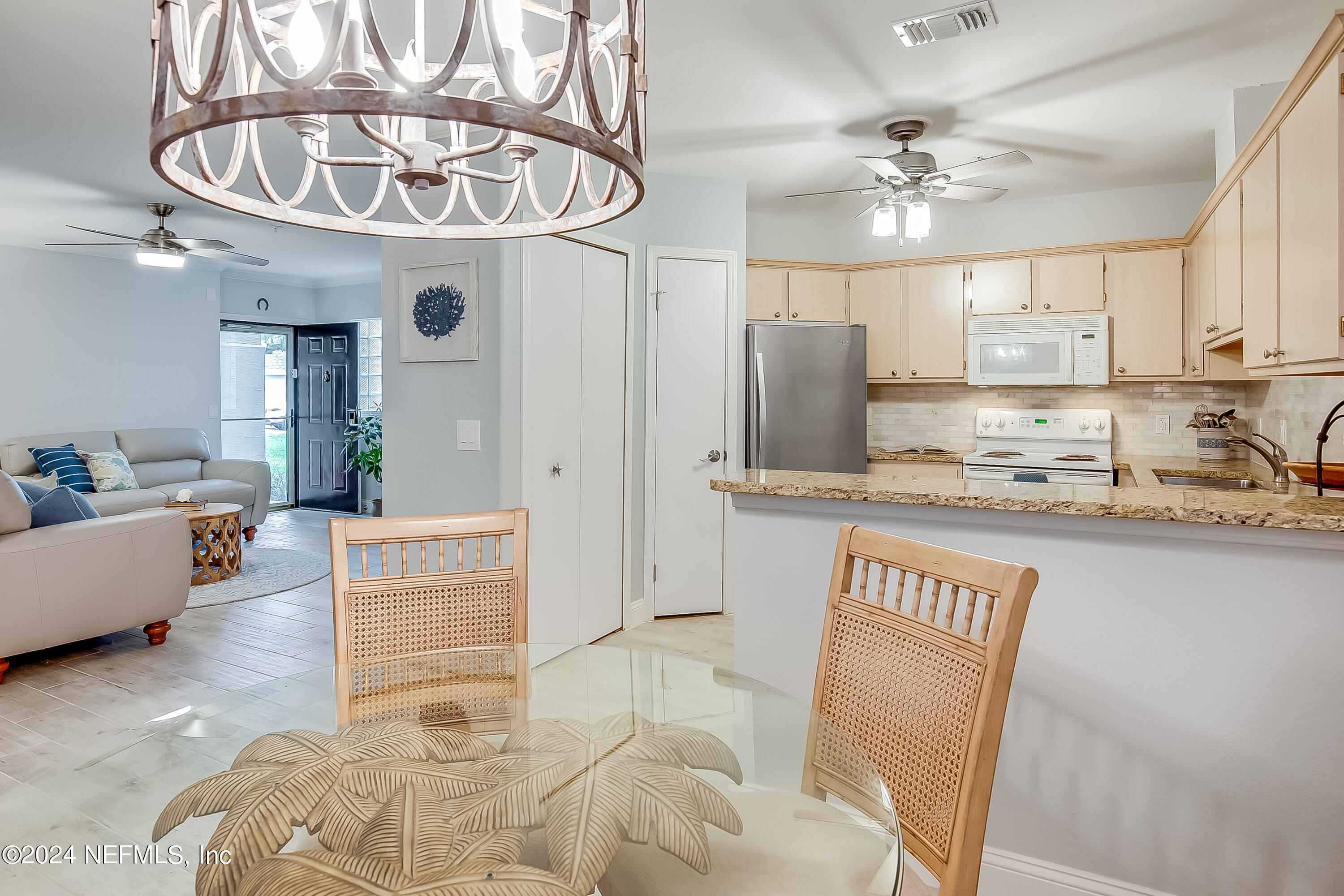 1701 THE GREENS Way, 1411