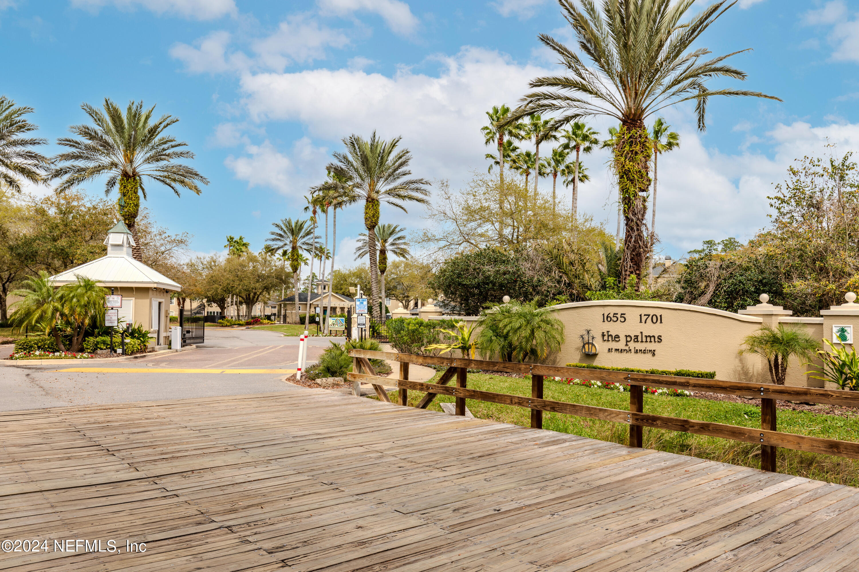 1701 THE GREENS Way, 1411