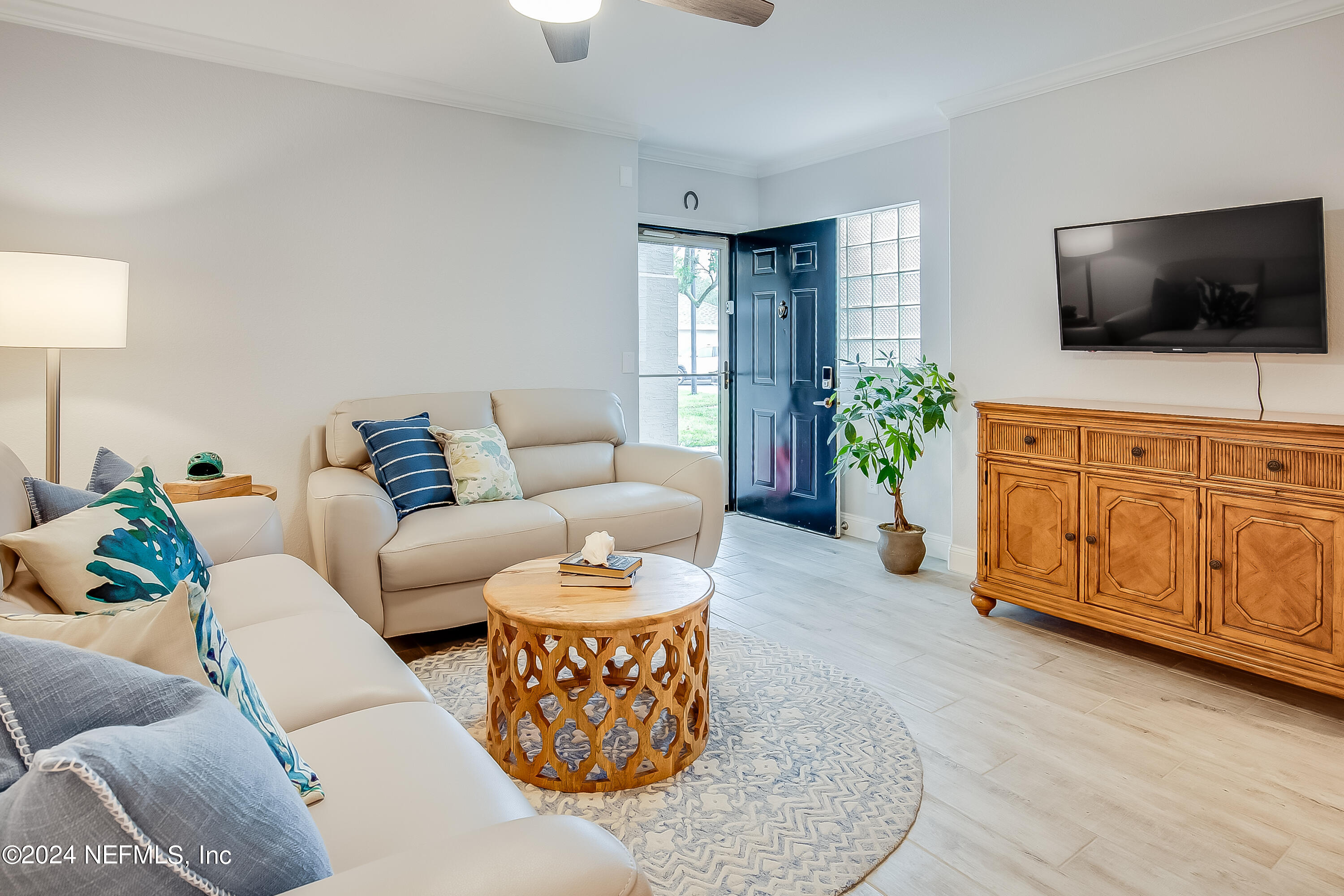 1701 THE GREENS Way, 1411