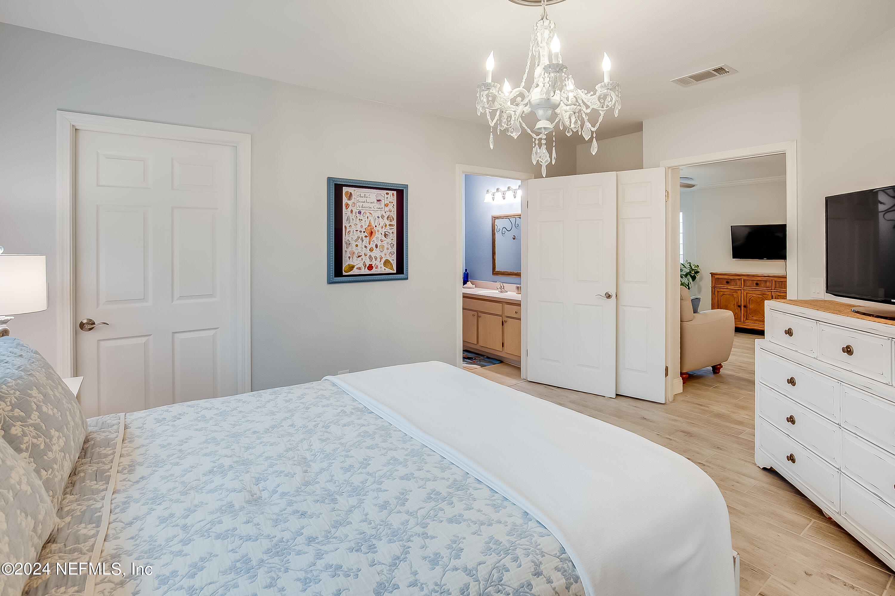 1701 THE GREENS Way, 1411