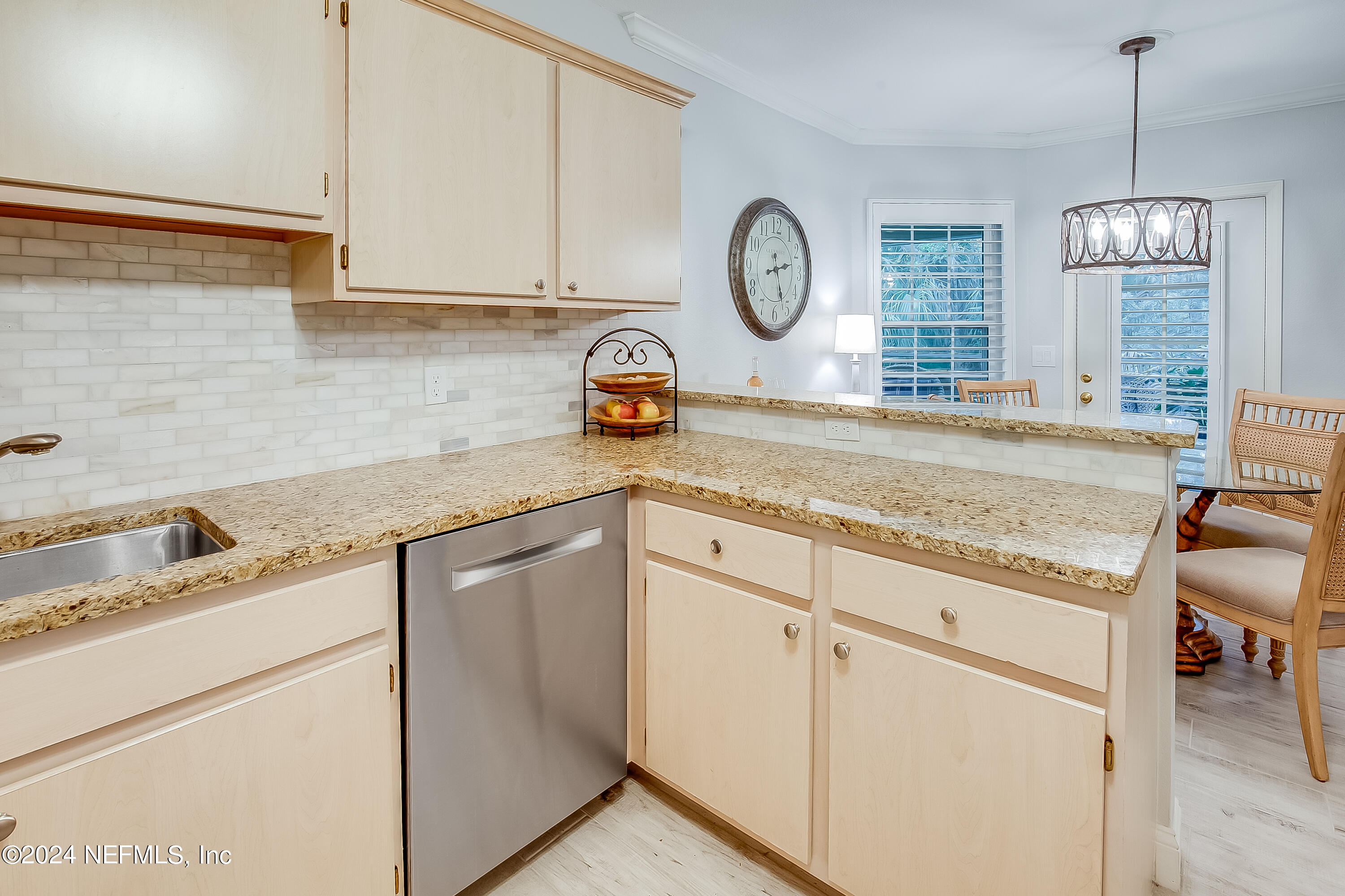 1701 THE GREENS Way, 1411