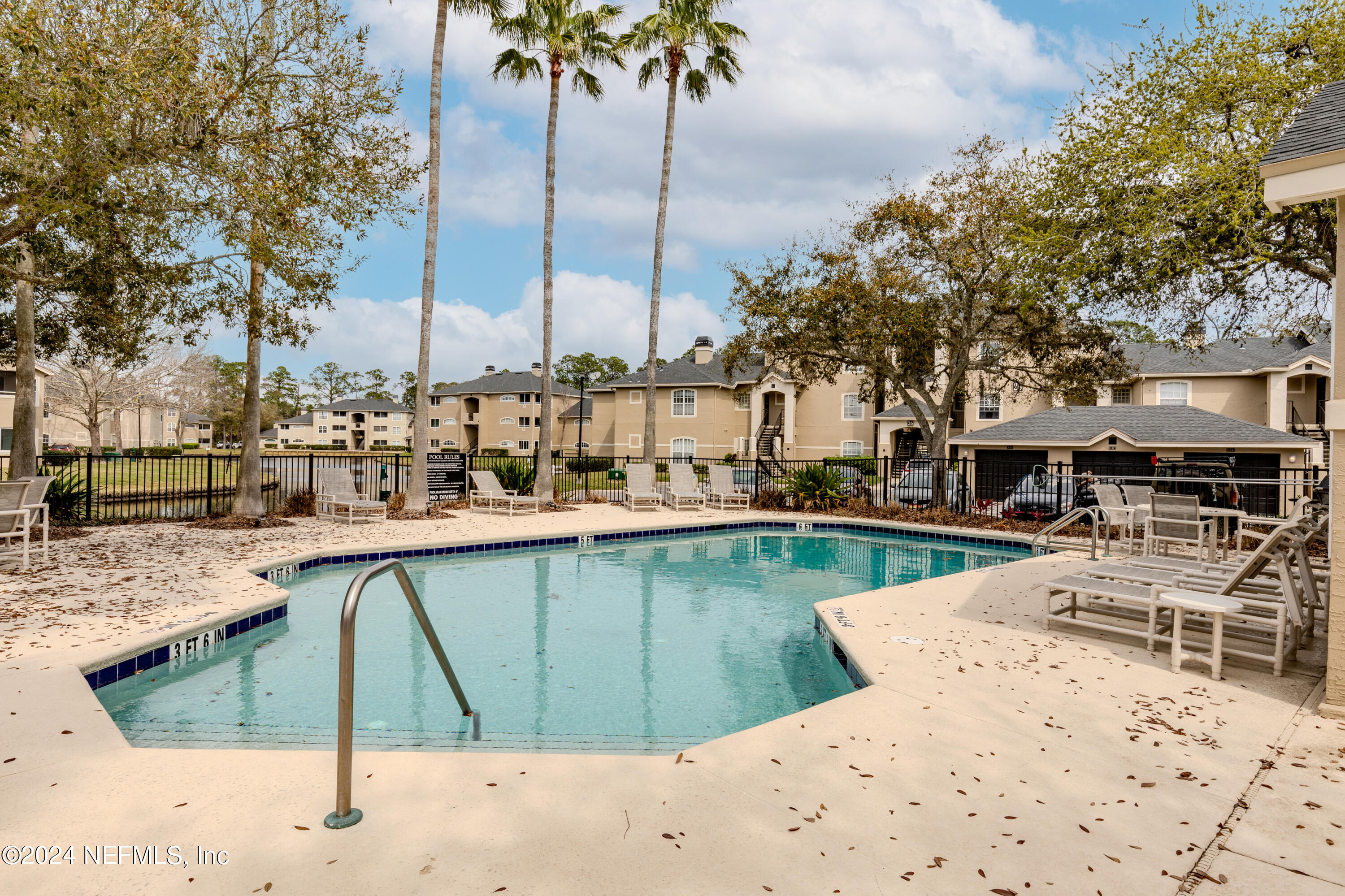 1701 THE GREENS Way, 1411