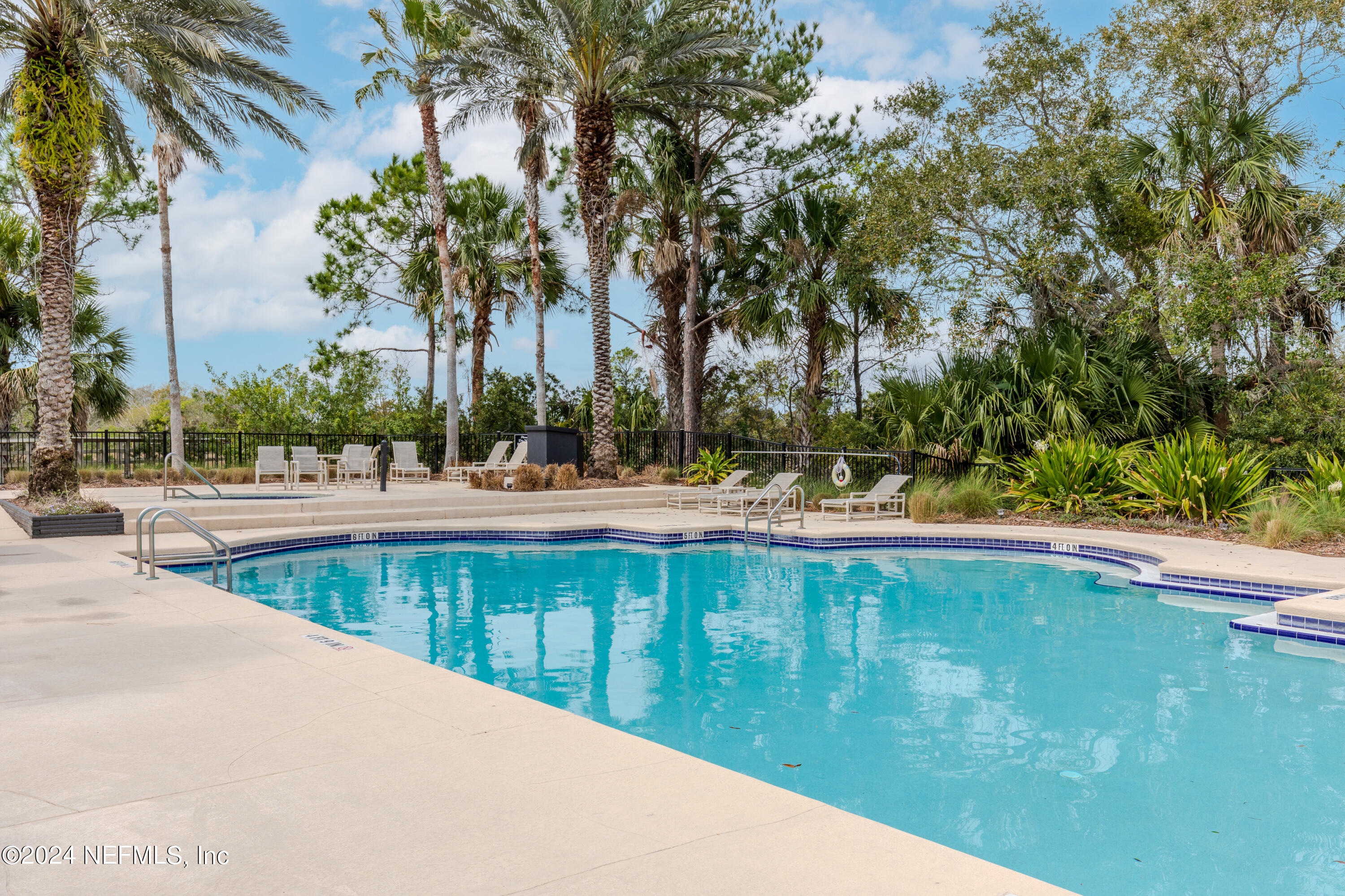 1701 THE GREENS Way, 1411