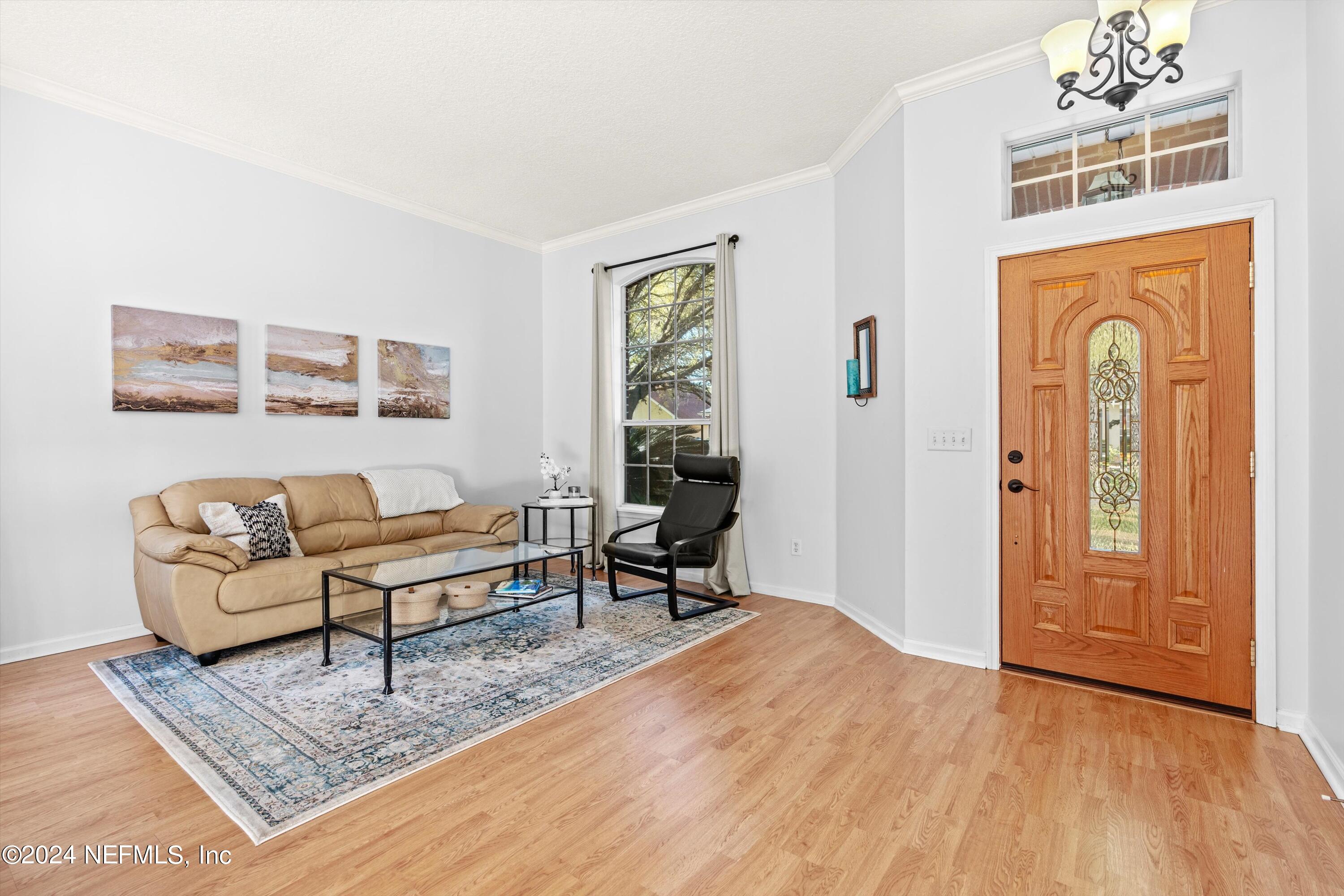 824 W CUMBERLAND Court