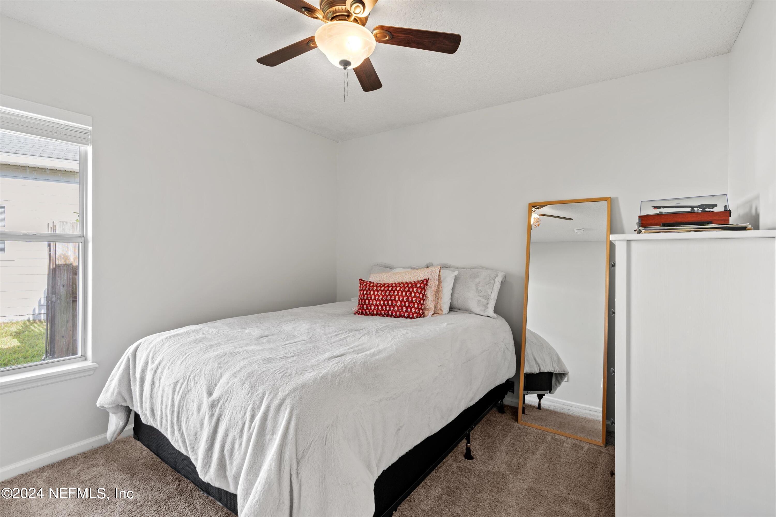 824 W CUMBERLAND Court