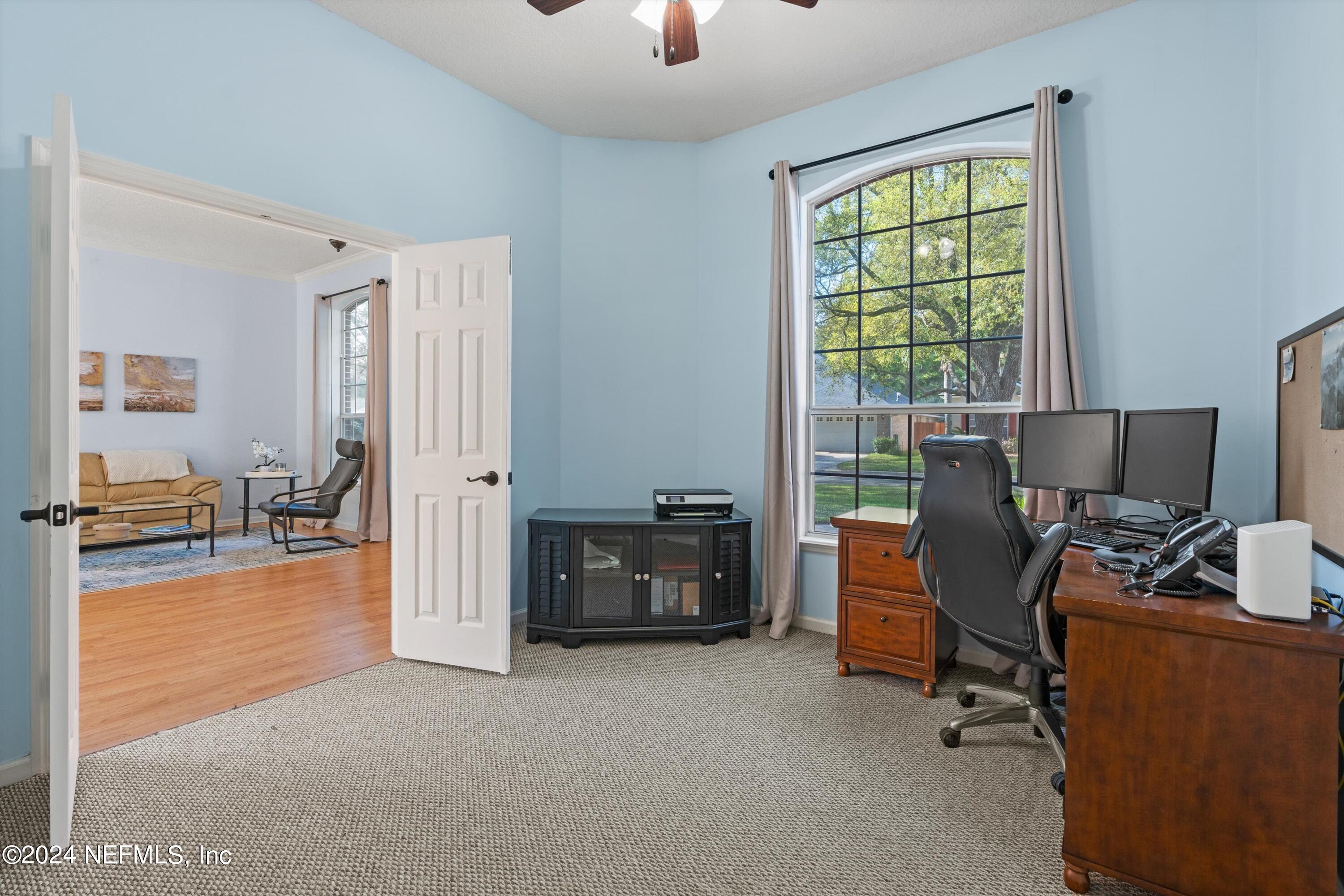 824 W CUMBERLAND Court