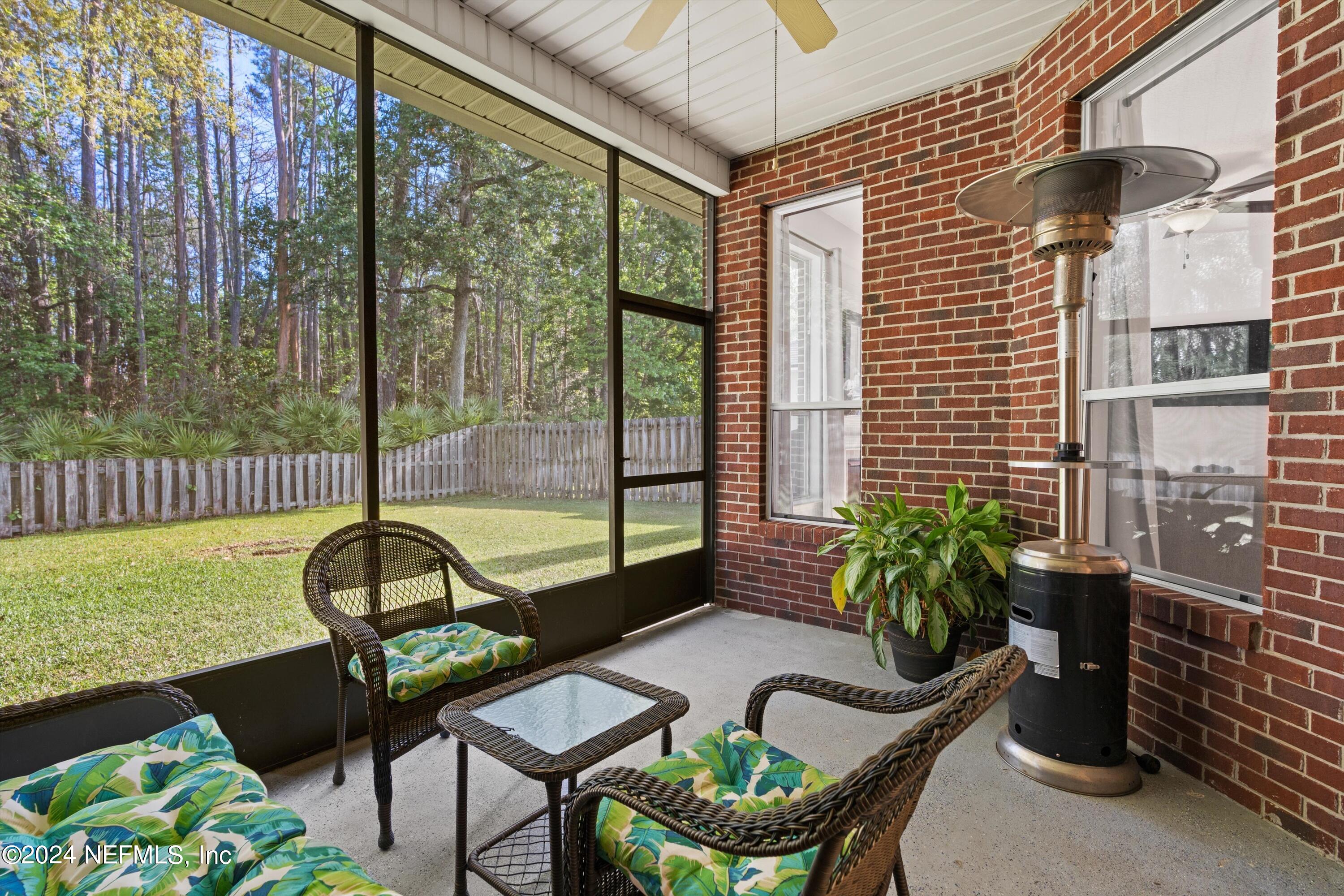 824 W CUMBERLAND Court