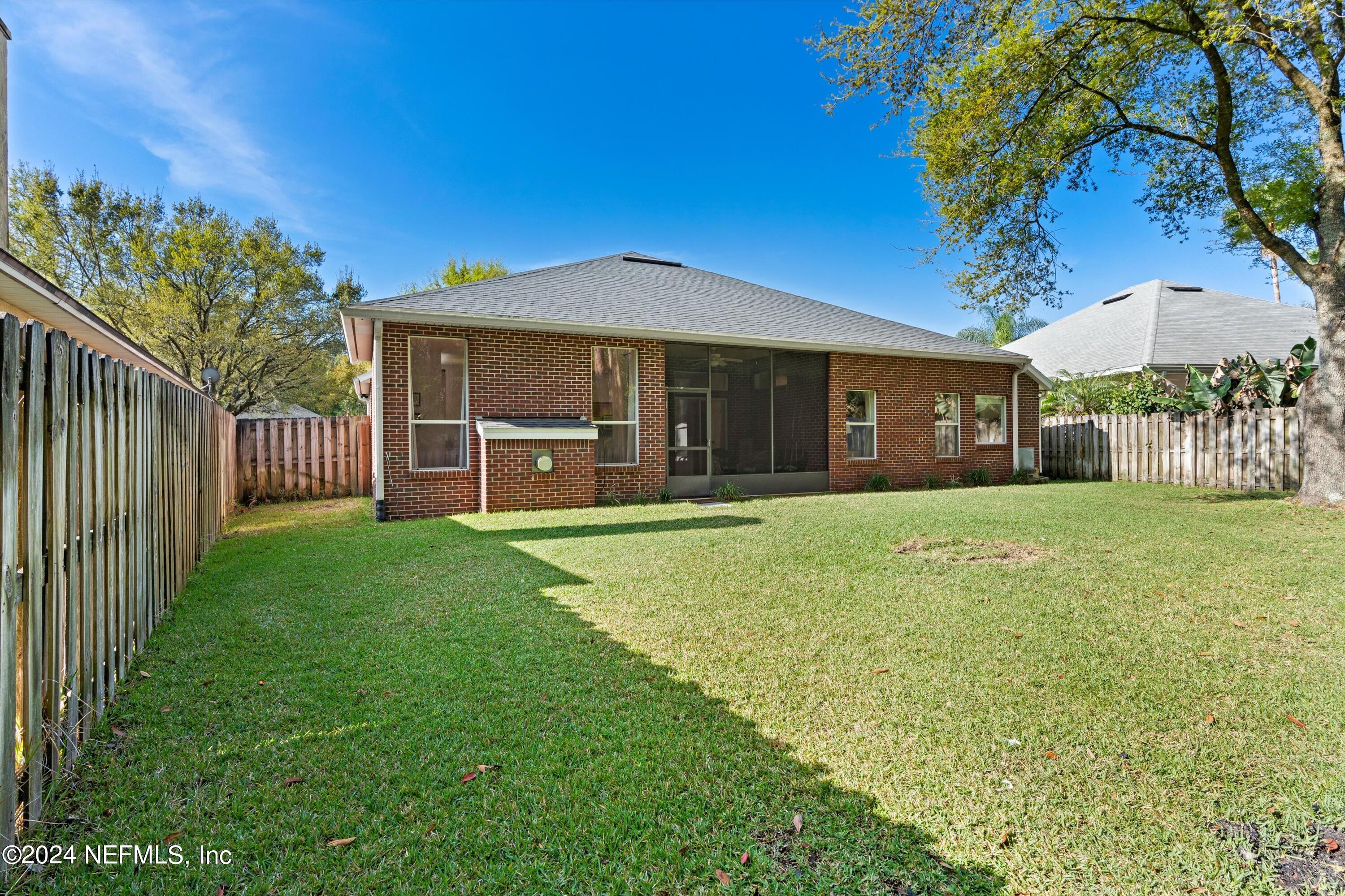 824 W CUMBERLAND Court