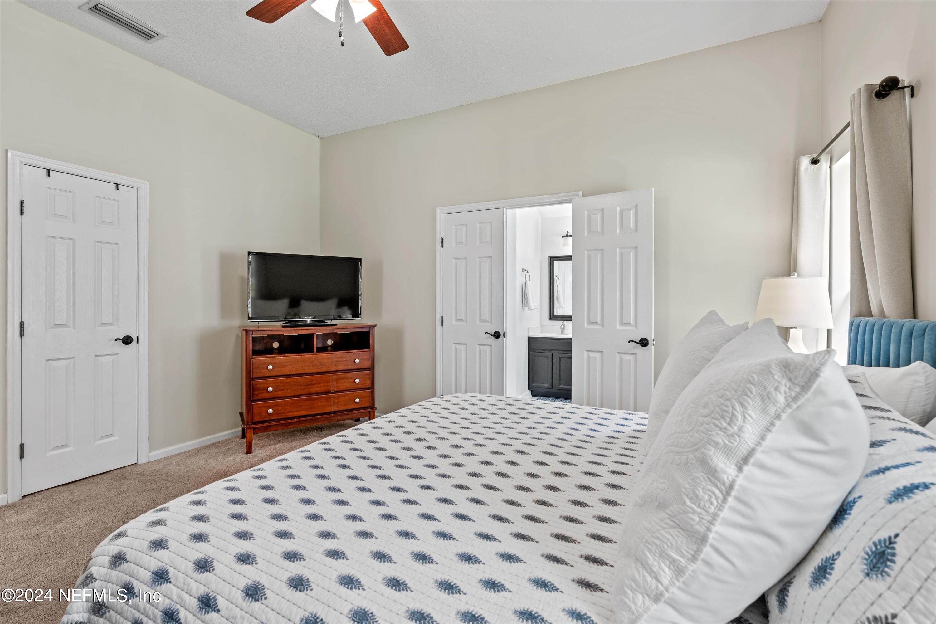 824 W CUMBERLAND Court