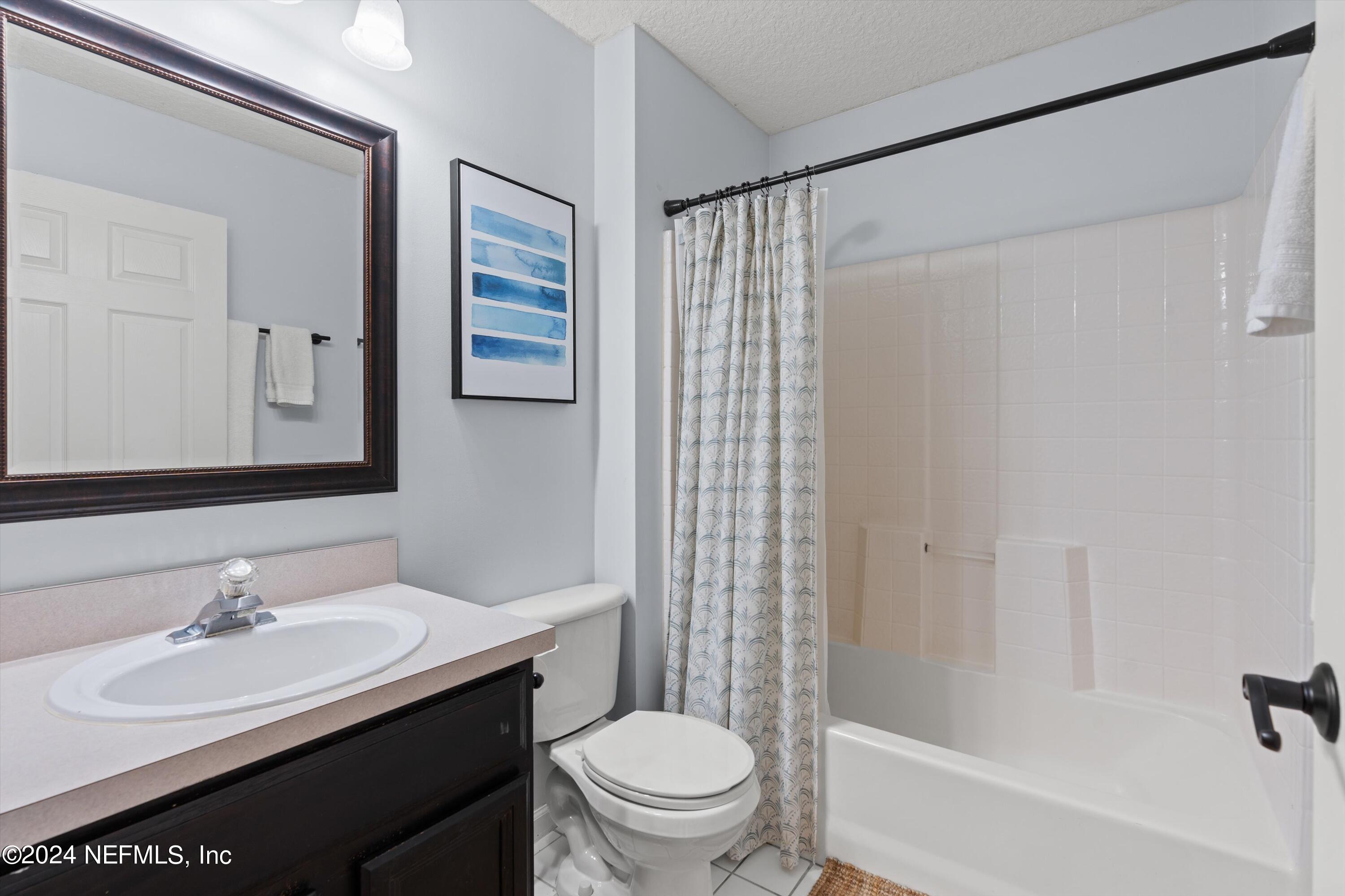 824 W CUMBERLAND Court