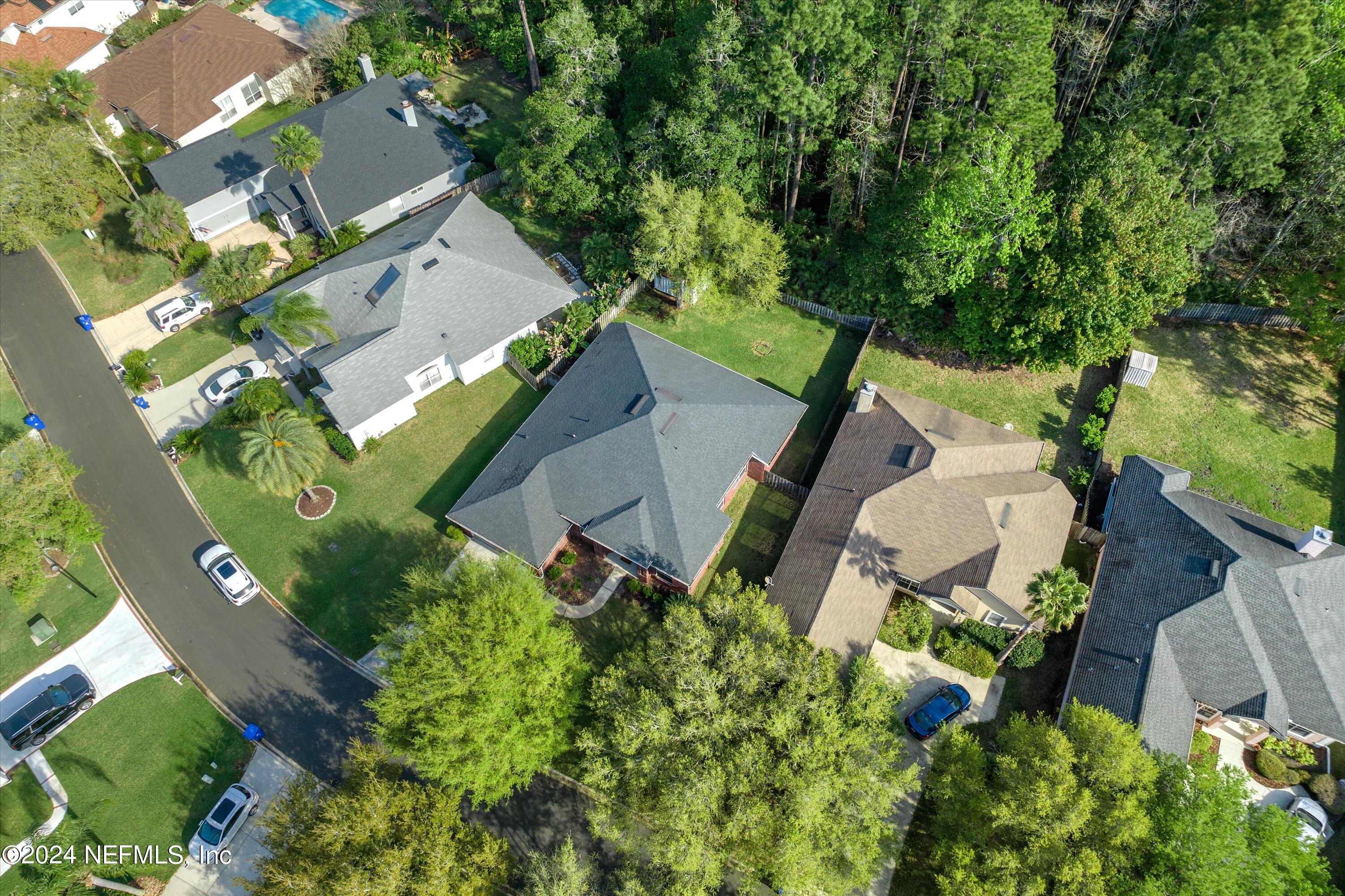 824 W CUMBERLAND Court