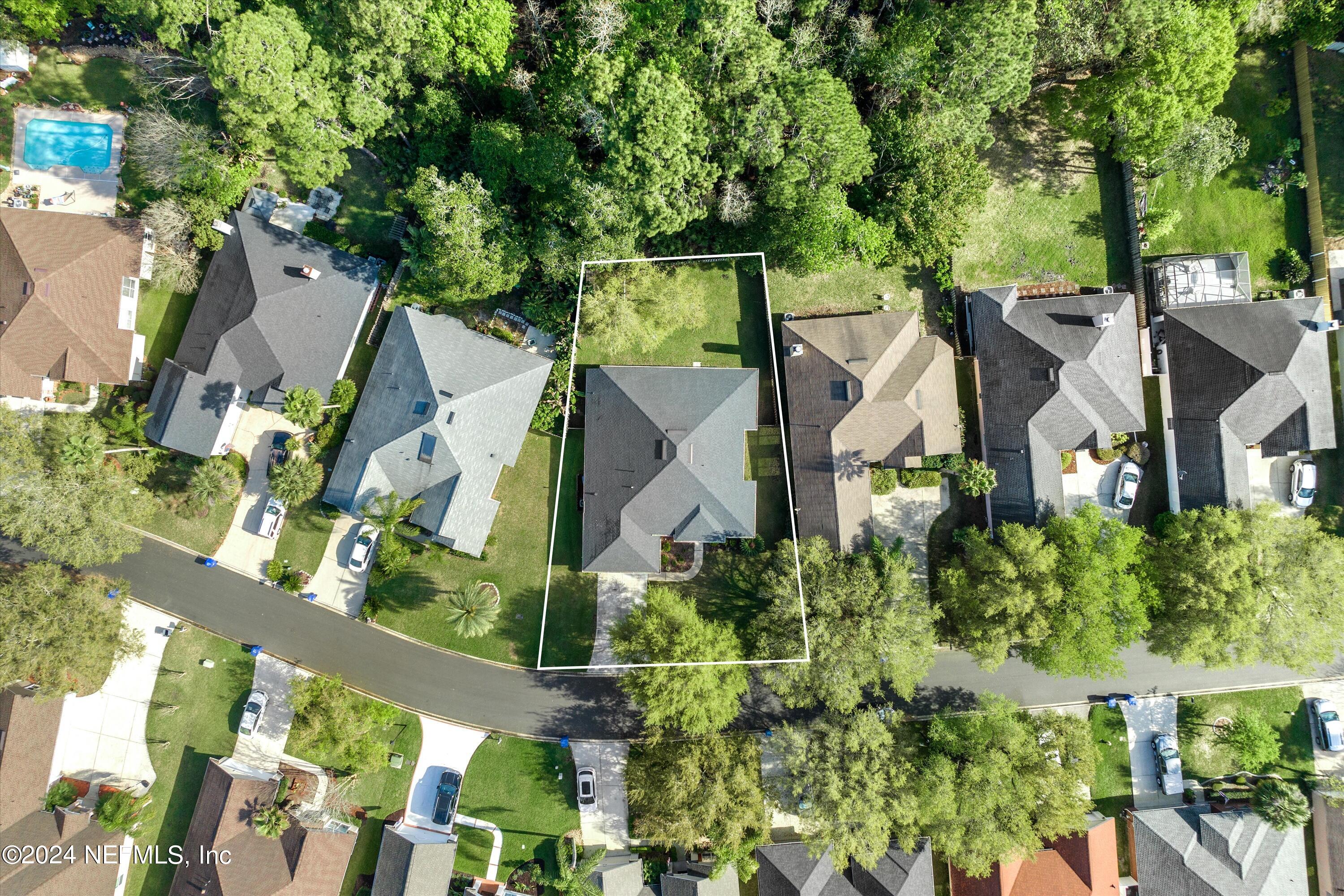 824 W CUMBERLAND Court