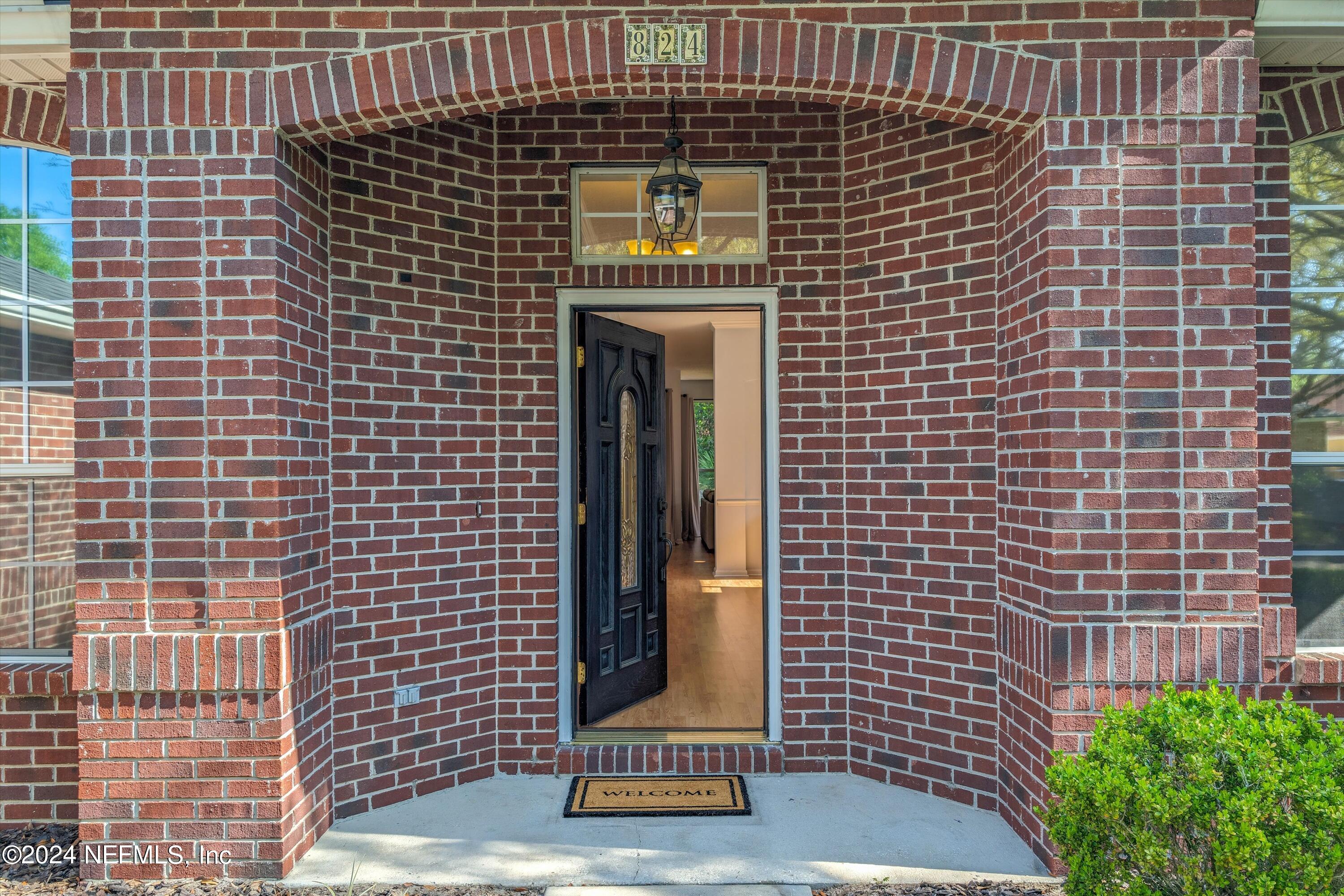 824 W CUMBERLAND Court