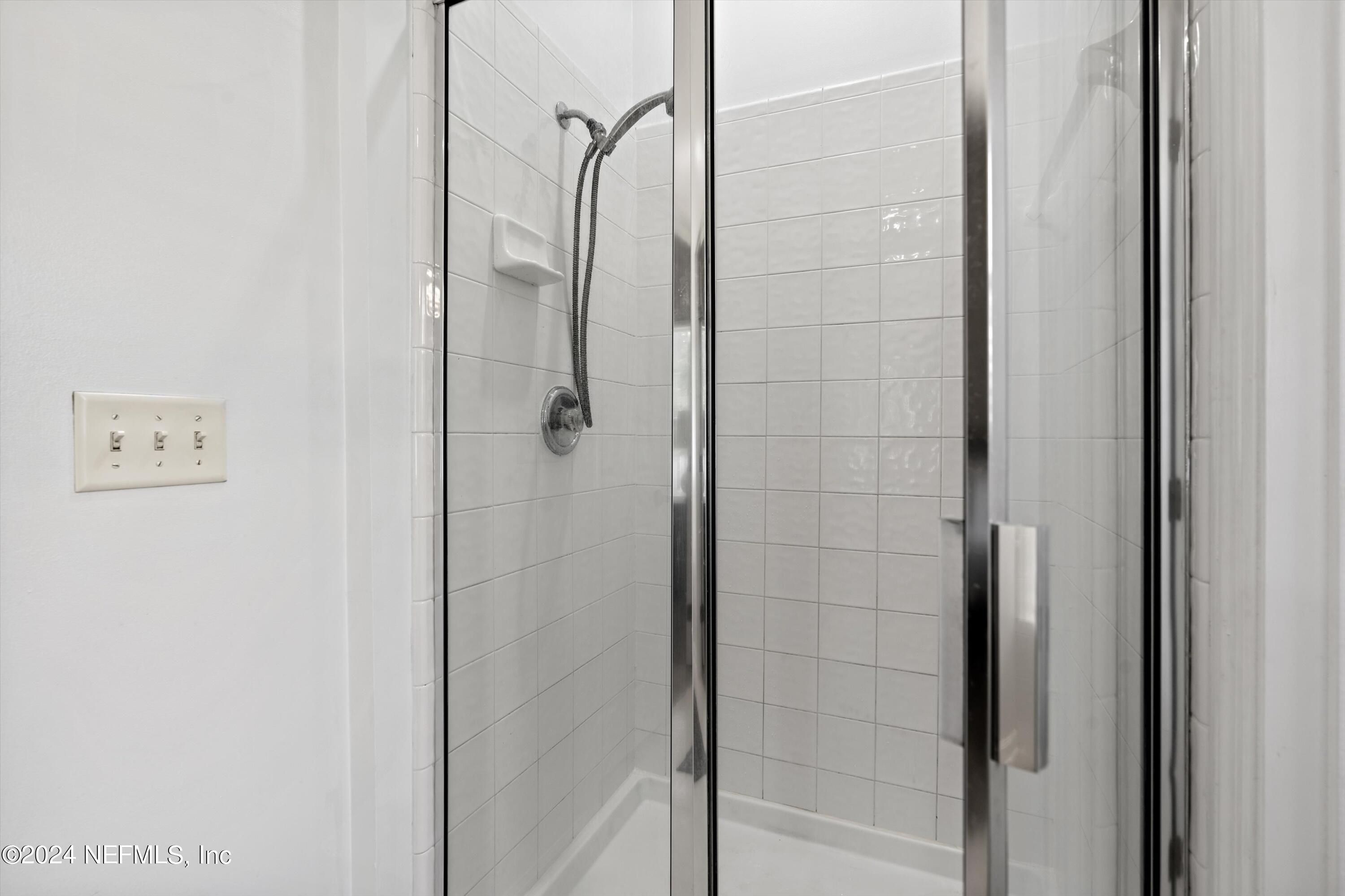 824 W CUMBERLAND Court